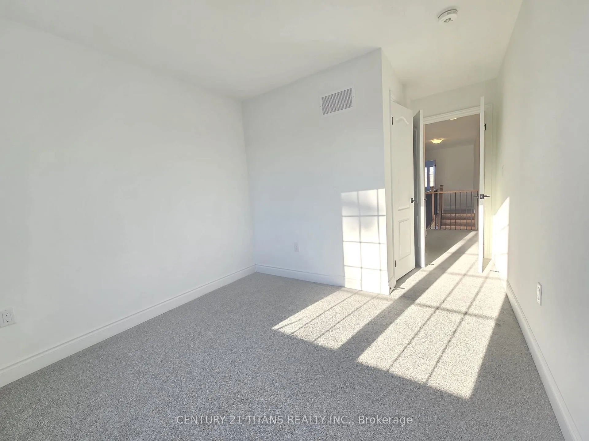 Photo 11 of 22 Franklin Avenue E, Scarborough, Centennial Scarborough — HOMEH