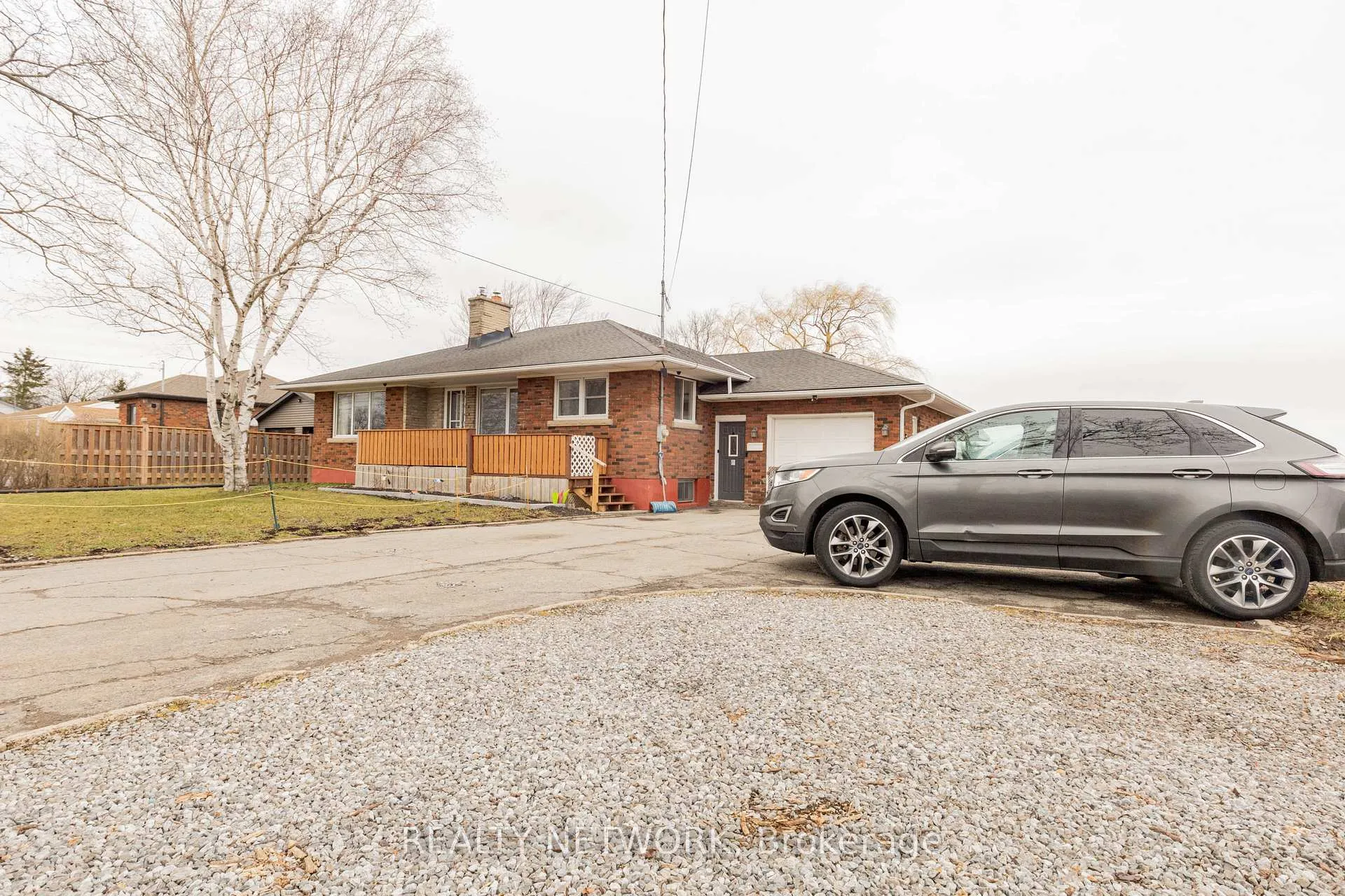 Photo 3 of 452 Quaker Road, Welland, N. Welland — HOMEH