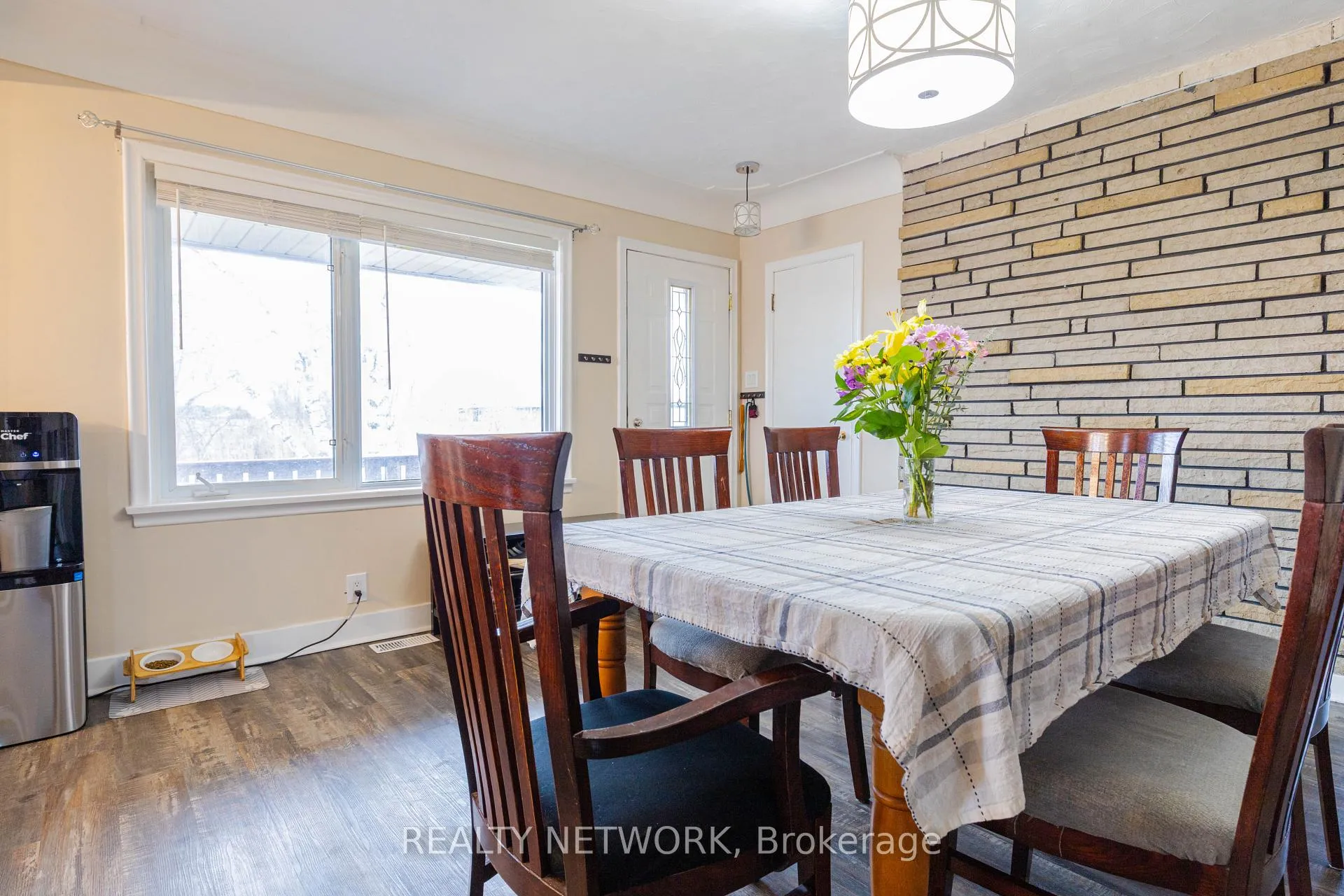 Photo 6 of 452 Quaker Road, Welland, N. Welland — HOMEH