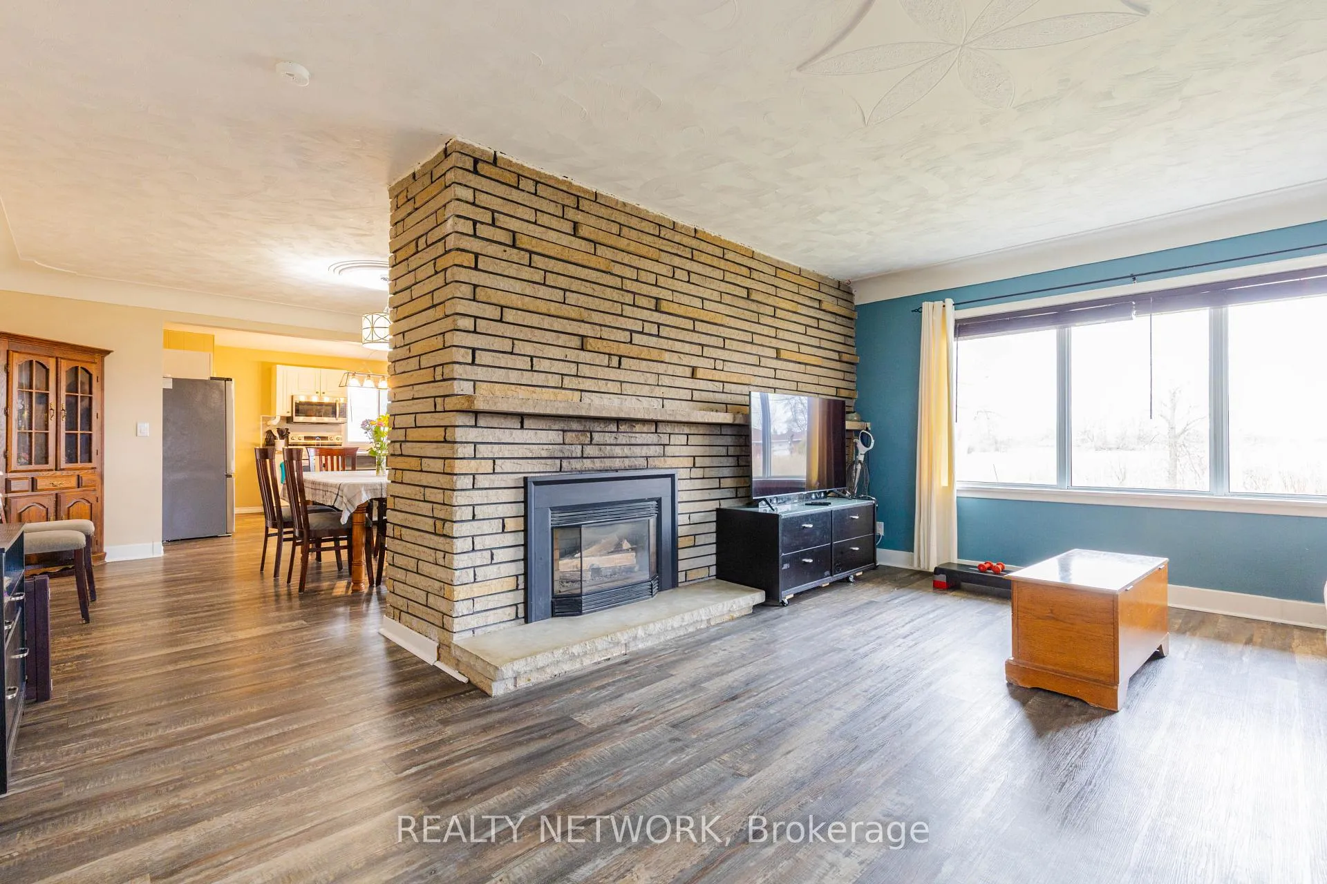 Photo 7 of 452 Quaker Road, Welland, N. Welland — HOMEH
