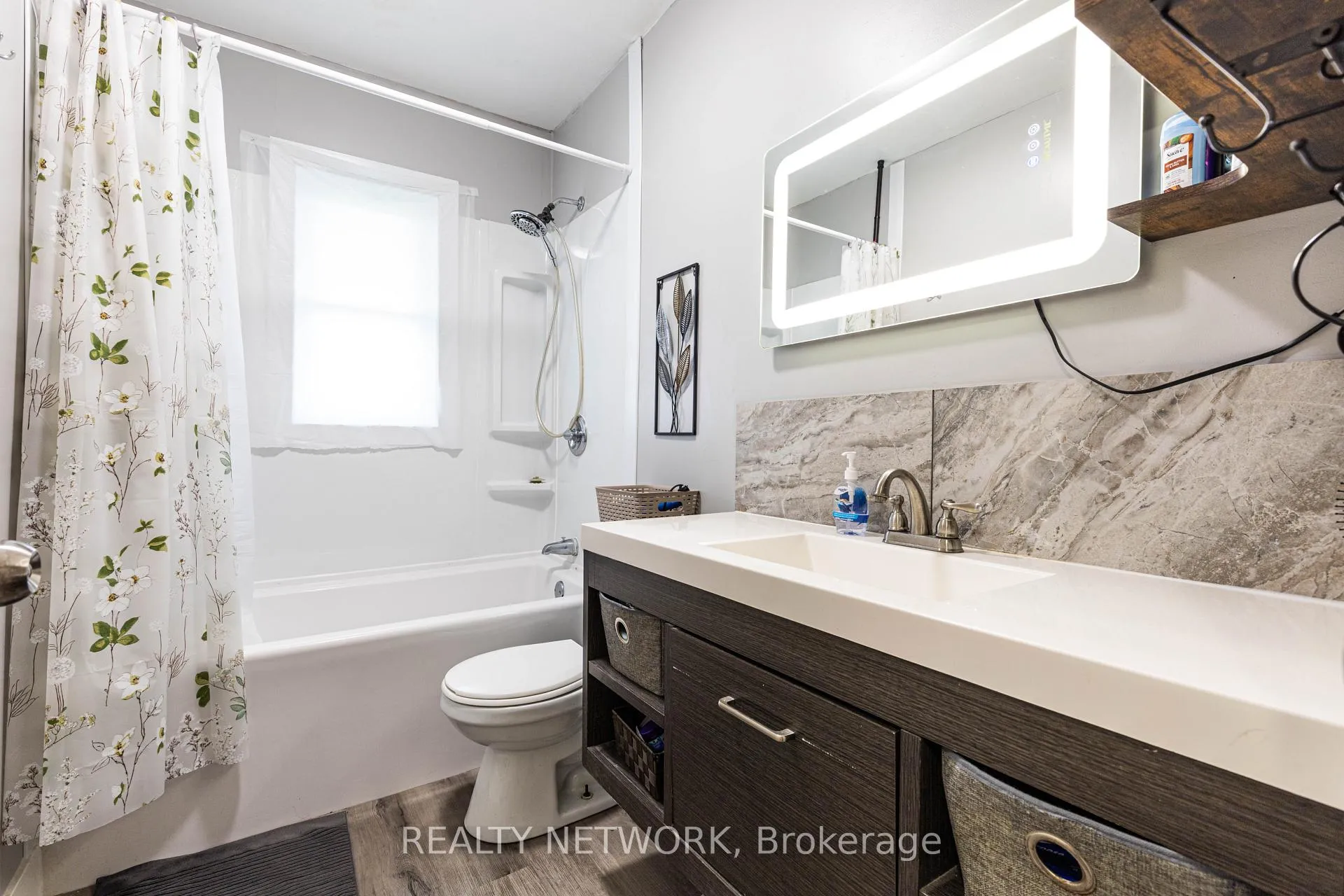 Photo 12 of 452 Quaker Road, Welland, N. Welland — HOMEH
