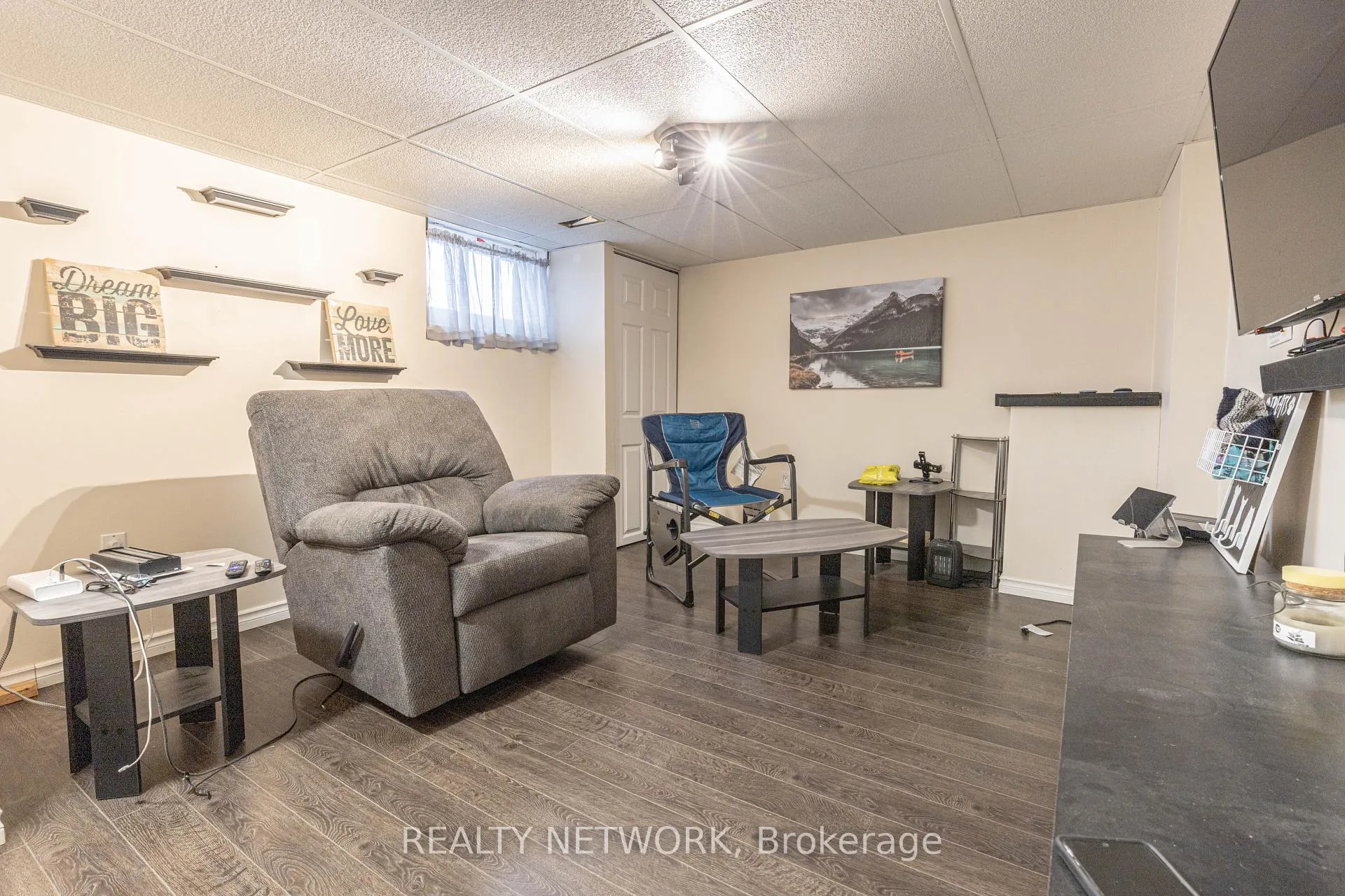 Photo 16 of 452 Quaker Road, Welland, N. Welland — HOMEH