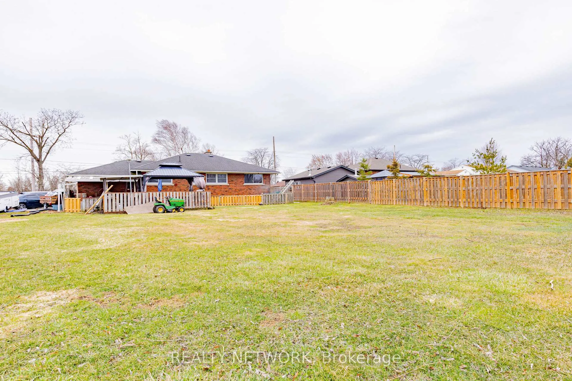 Photo 23 of 452 Quaker Road, Welland, N. Welland — HOMEH