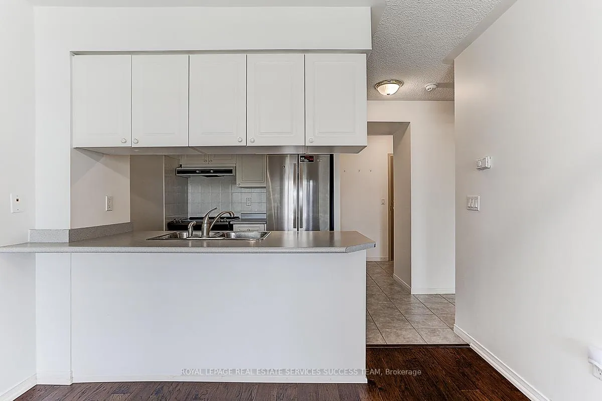 Photo 6 of Unit 409, 909 Bay Street, Toronto, Bay Street Corridor — HOMEH