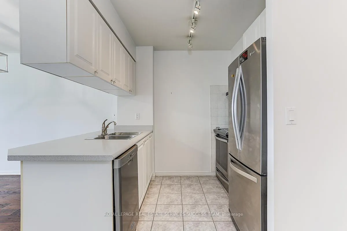 Photo 7 of Unit 409, 909 Bay Street, Toronto, Bay Street Corridor — HOMEH