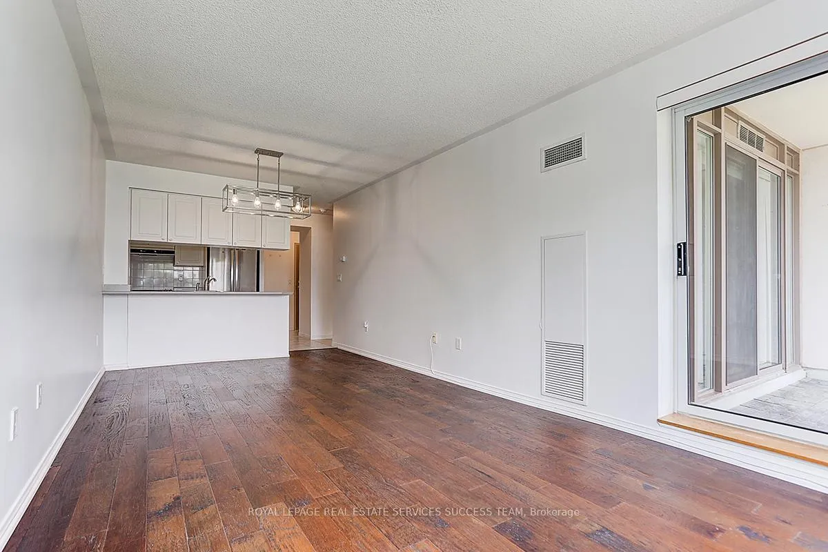 Photo 13 of Unit 409, 909 Bay Street, Toronto, Bay Street Corridor — HOMEH