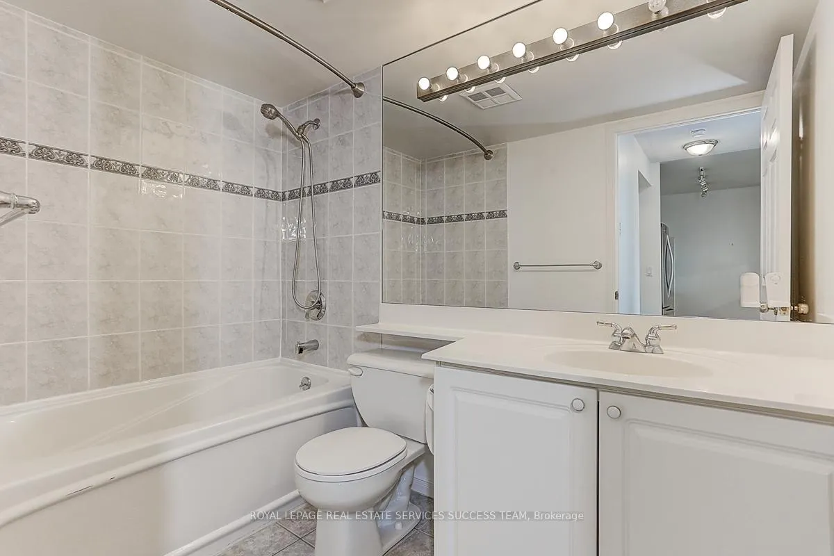 Photo 16 of Unit 409, 909 Bay Street, Toronto, Bay Street Corridor — HOMEH