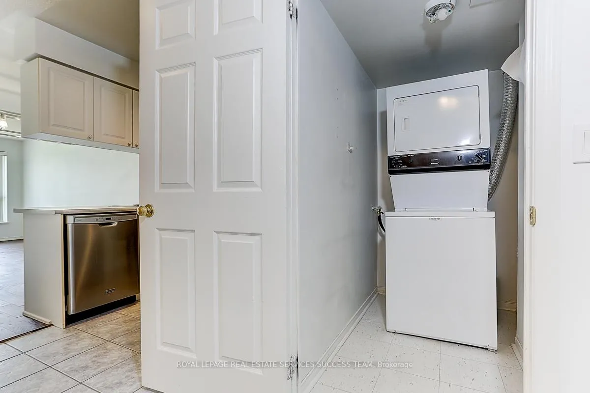 Photo 17 of Unit 409, 909 Bay Street, Toronto, Bay Street Corridor — HOMEH