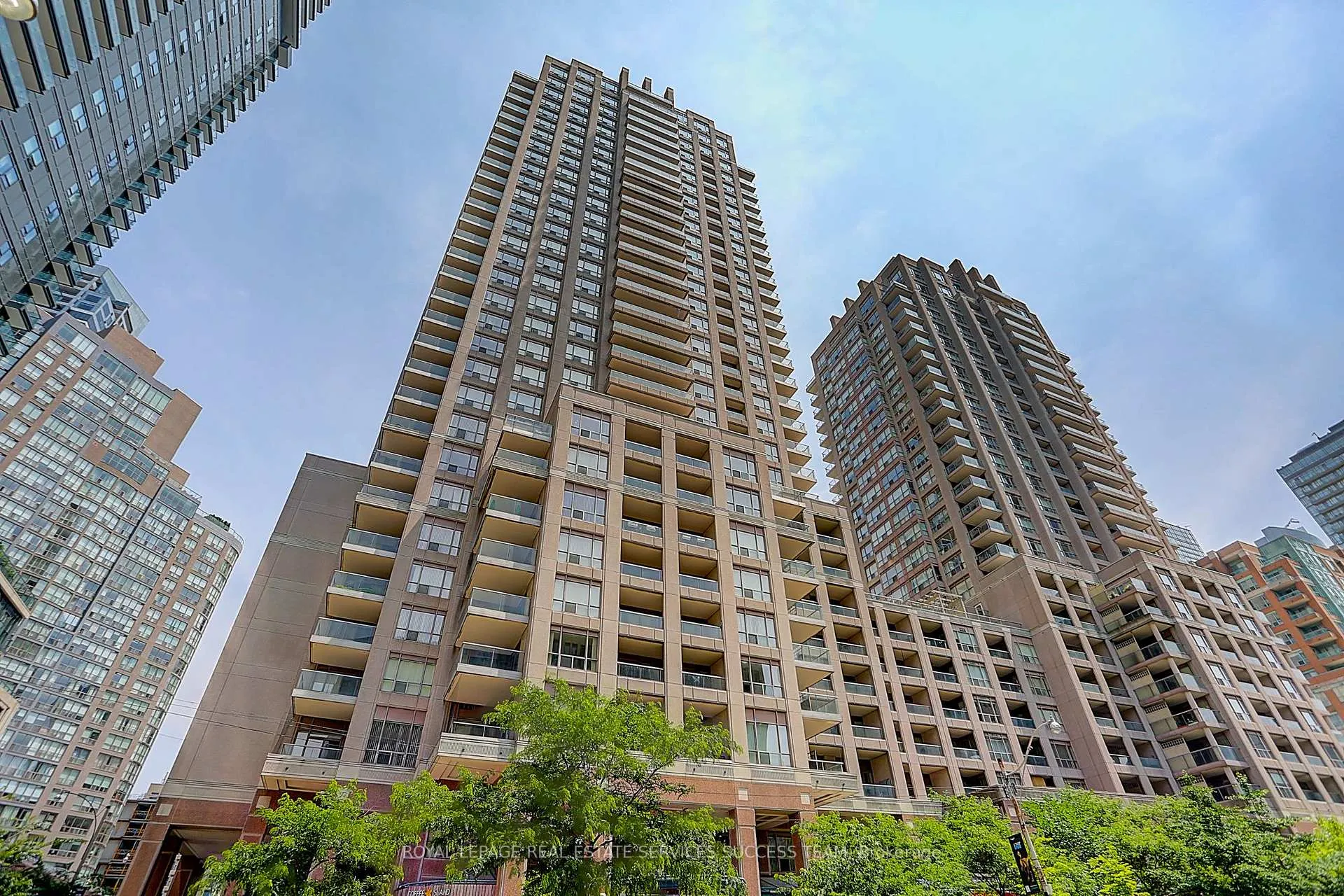 Photo 21 of Unit 409, 909 Bay Street, Toronto, Bay Street Corridor — HOMEH