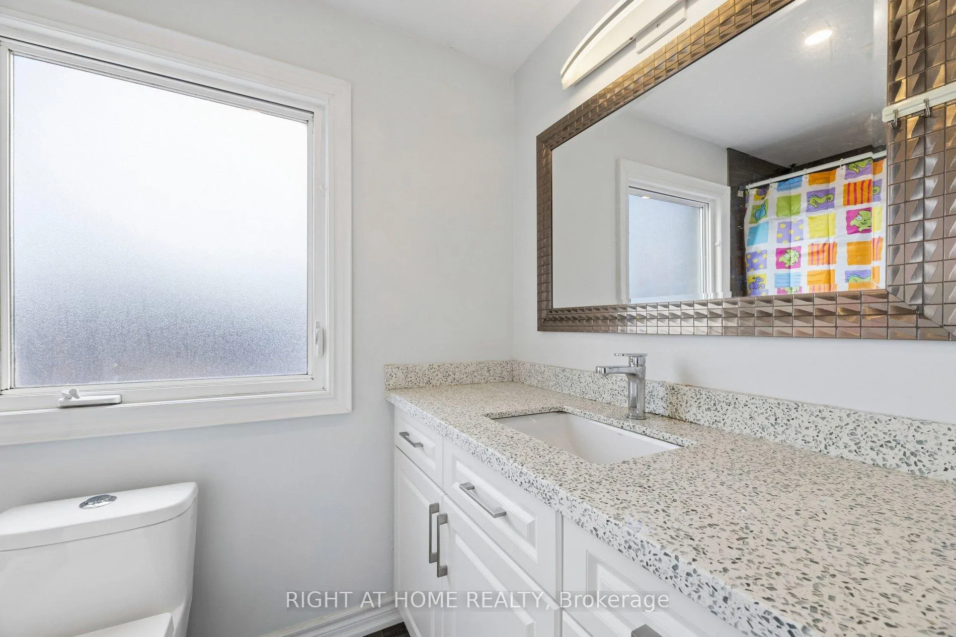 Photo 9 of 183 Ravenscroft Road, Ajax, Central West — HOMEH