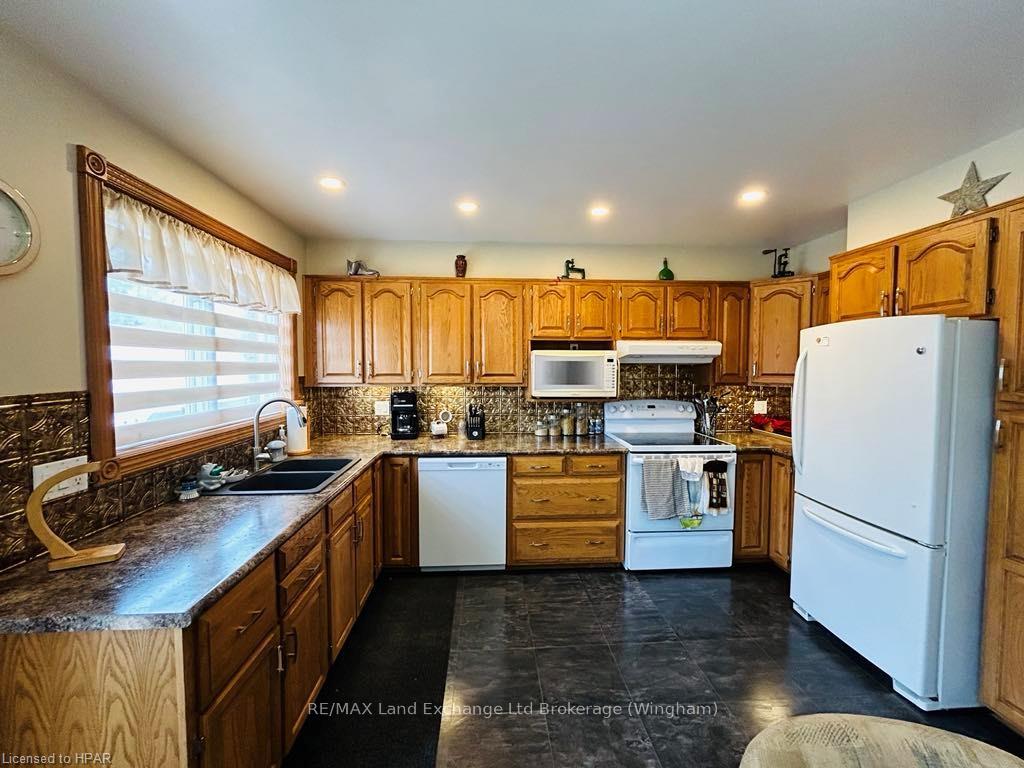 Photo 15 of 84332 Mcnabb Line, Huron East, Grey — HOMEH
