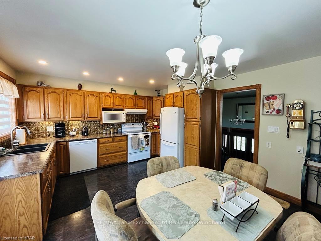 Photo 16 of 84332 Mcnabb Line, Huron East, Grey — HOMEH