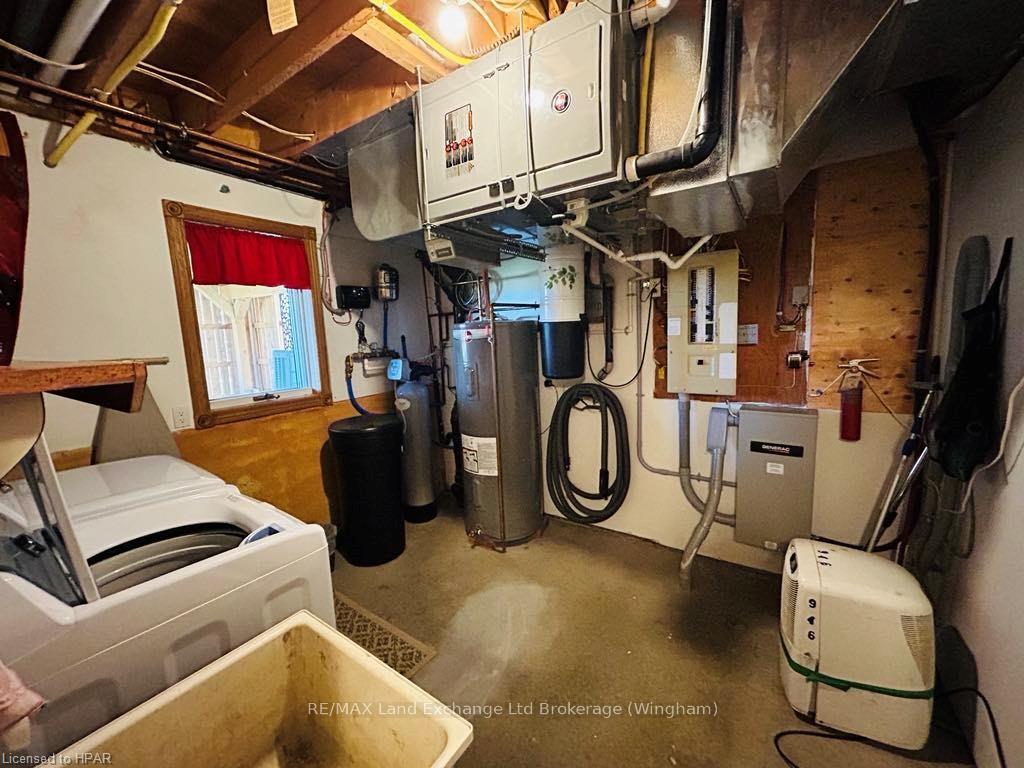 Photo 30 of 84332 Mcnabb Line, Huron East, Grey — HOMEH