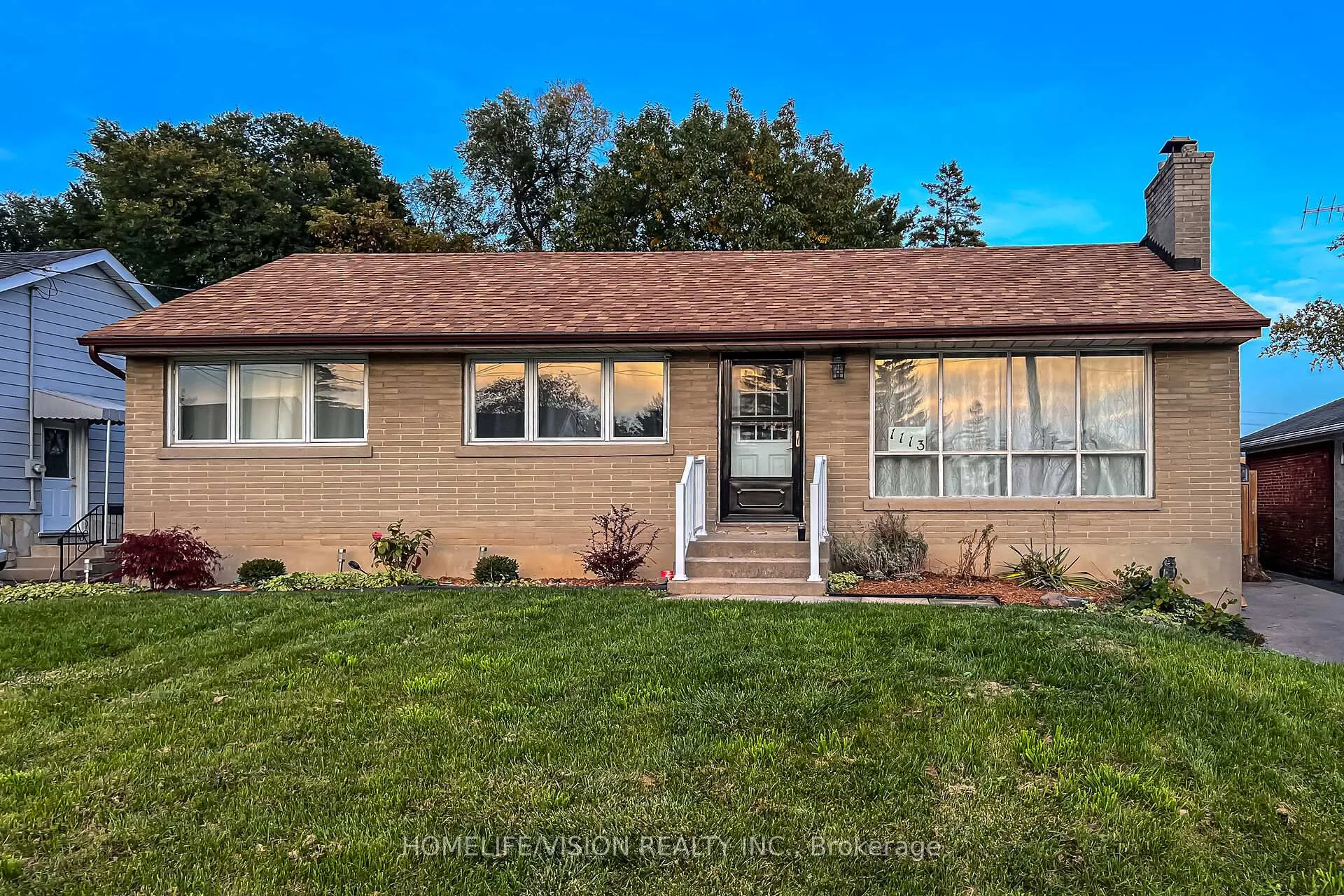 Photo 2 of 1113 Green Street, Whitby, Downtown Whitby — HOMEH