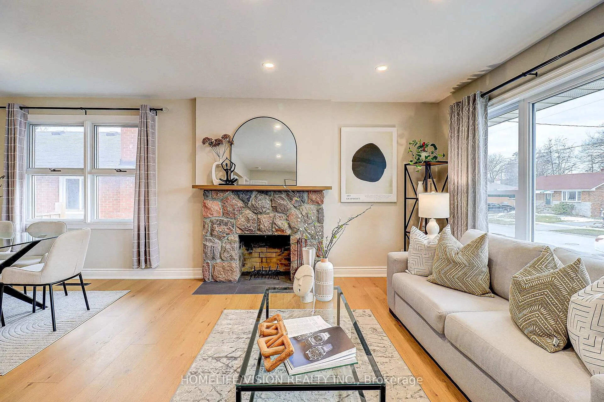 Photo 4 of 1113 Green Street, Whitby, Downtown Whitby — HOMEH