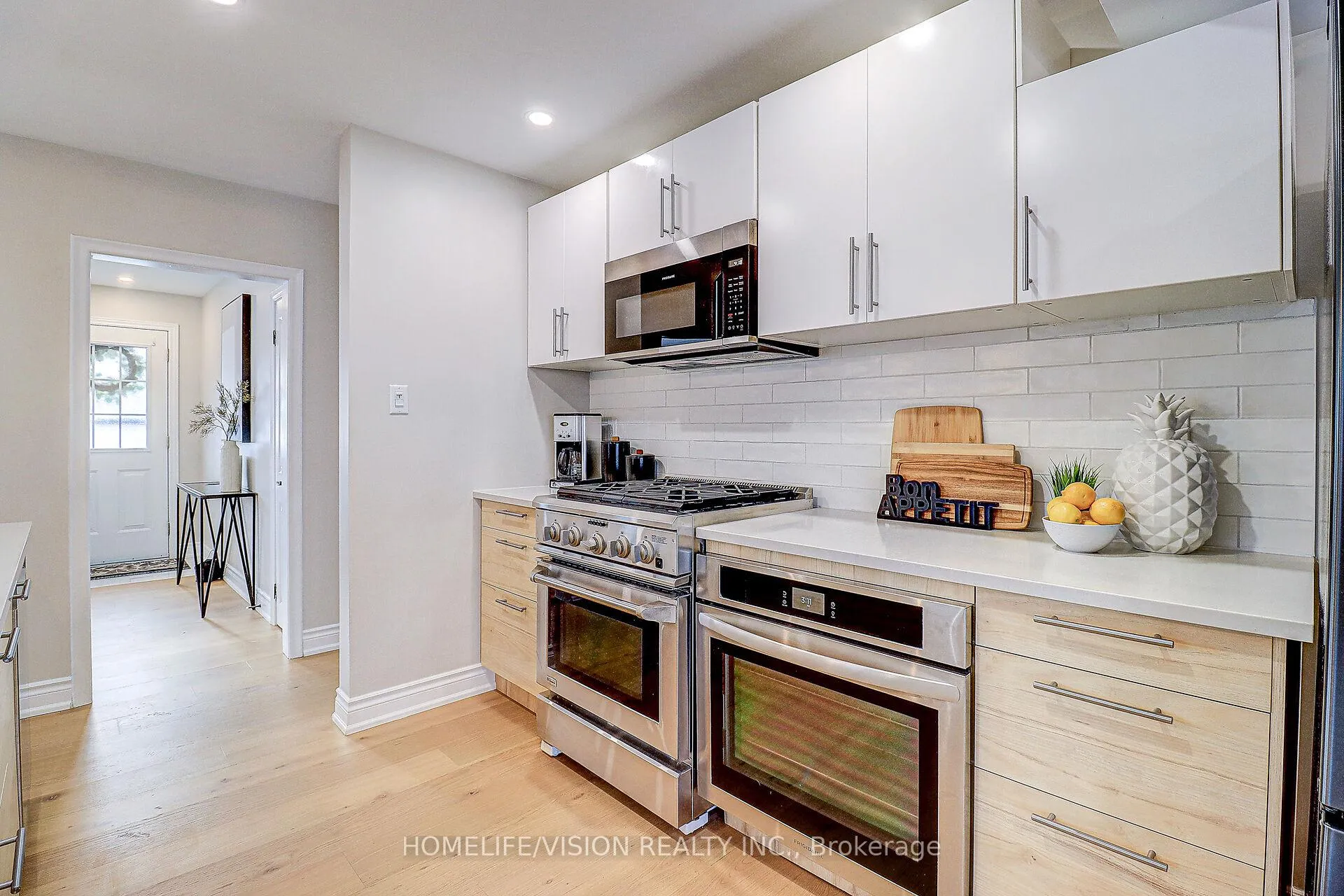Photo 11 of 1113 Green Street, Whitby, Downtown Whitby — HOMEH