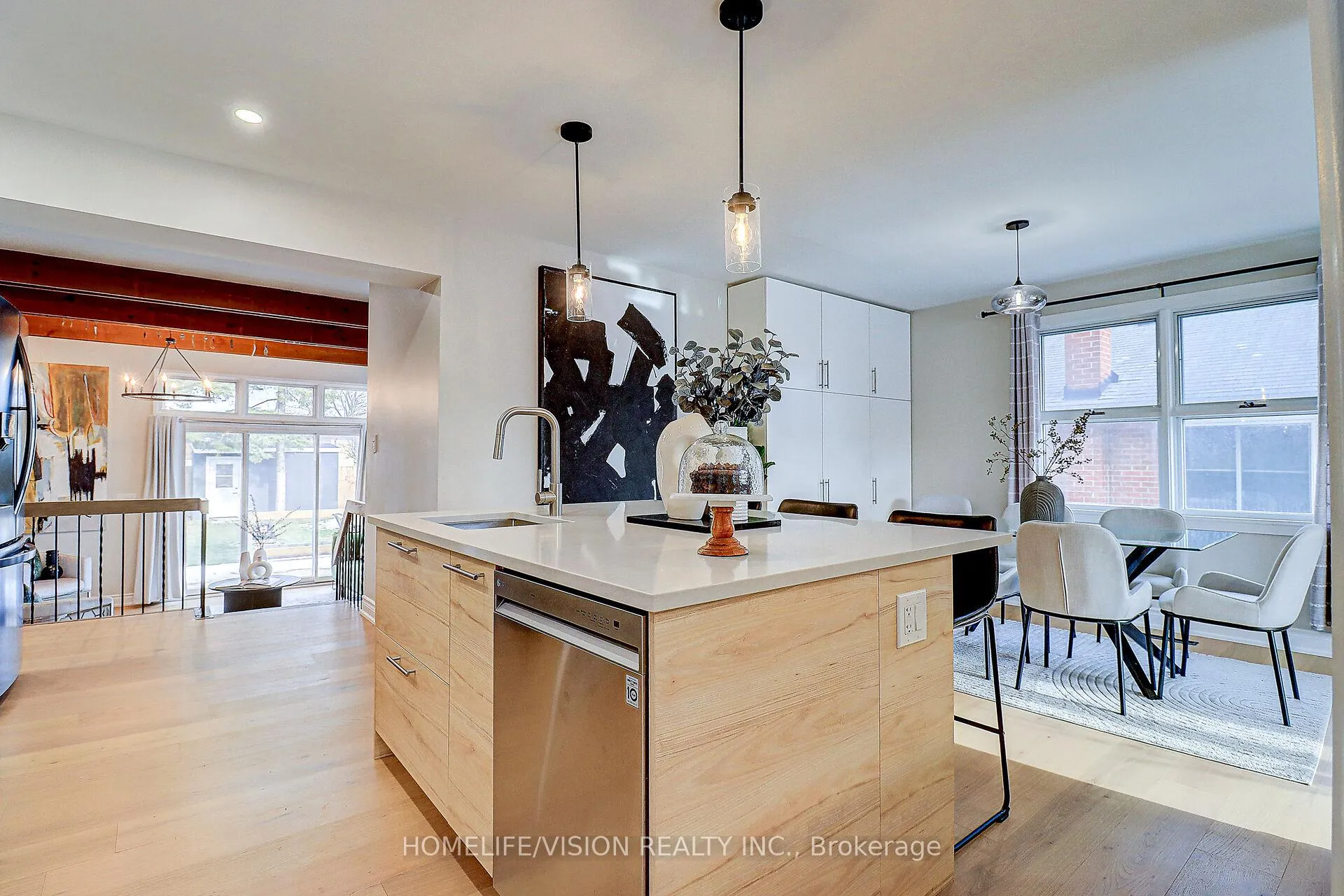 Photo 13 of 1113 Green Street, Whitby, Downtown Whitby — HOMEH
