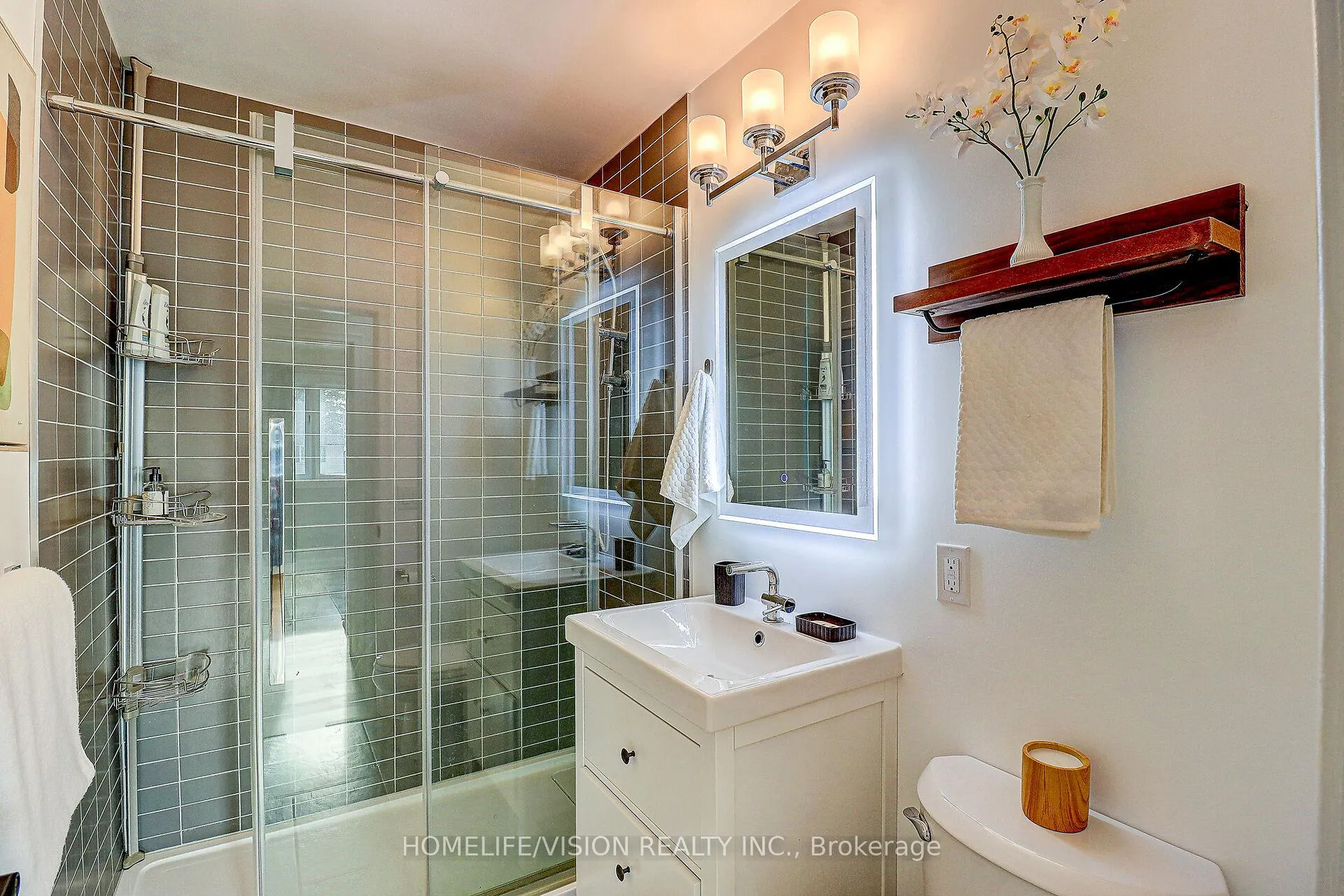 Photo 15 of 1113 Green Street, Whitby, Downtown Whitby — HOMEH