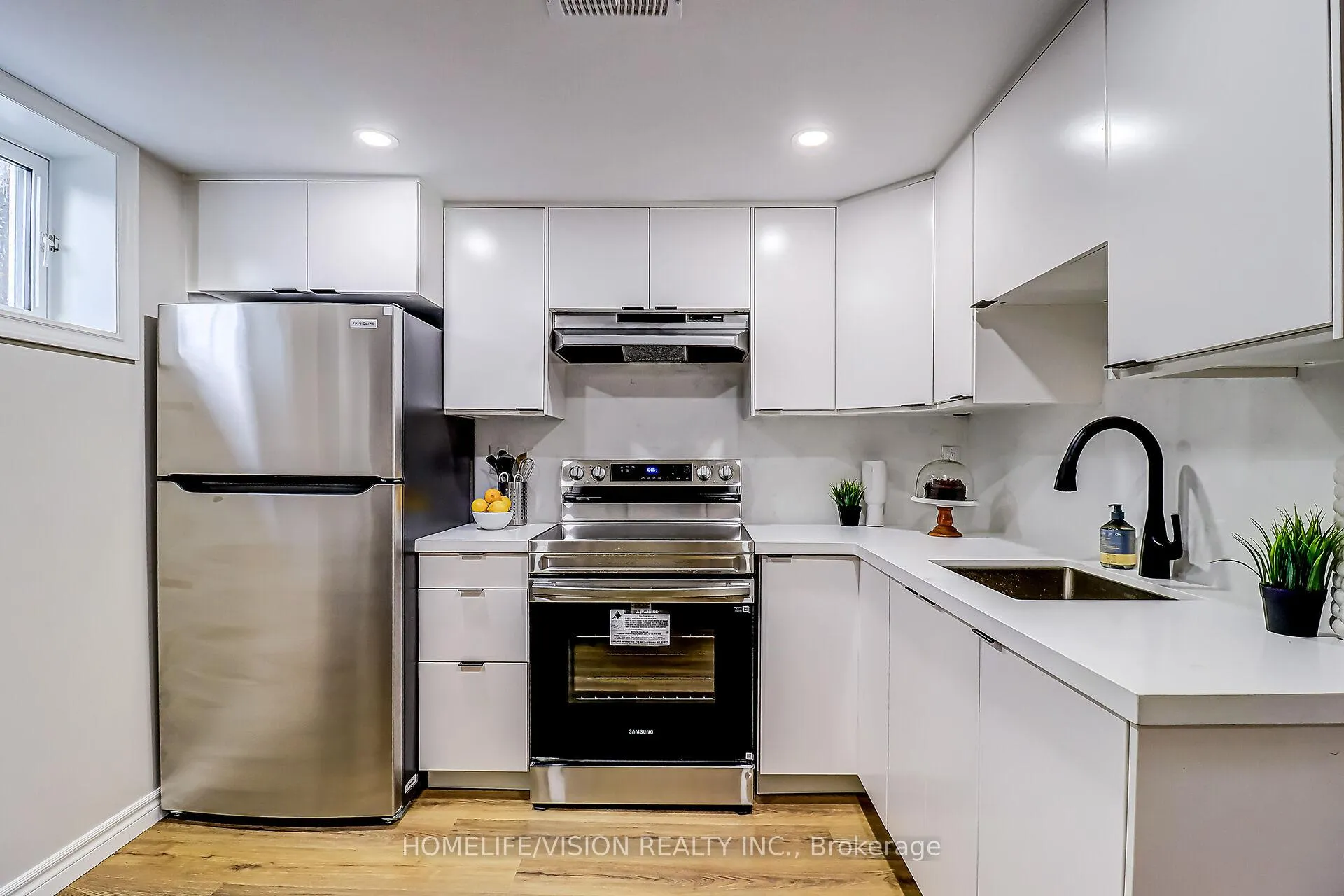 Photo 38 of 1113 Green Street, Whitby, Downtown Whitby — HOMEH