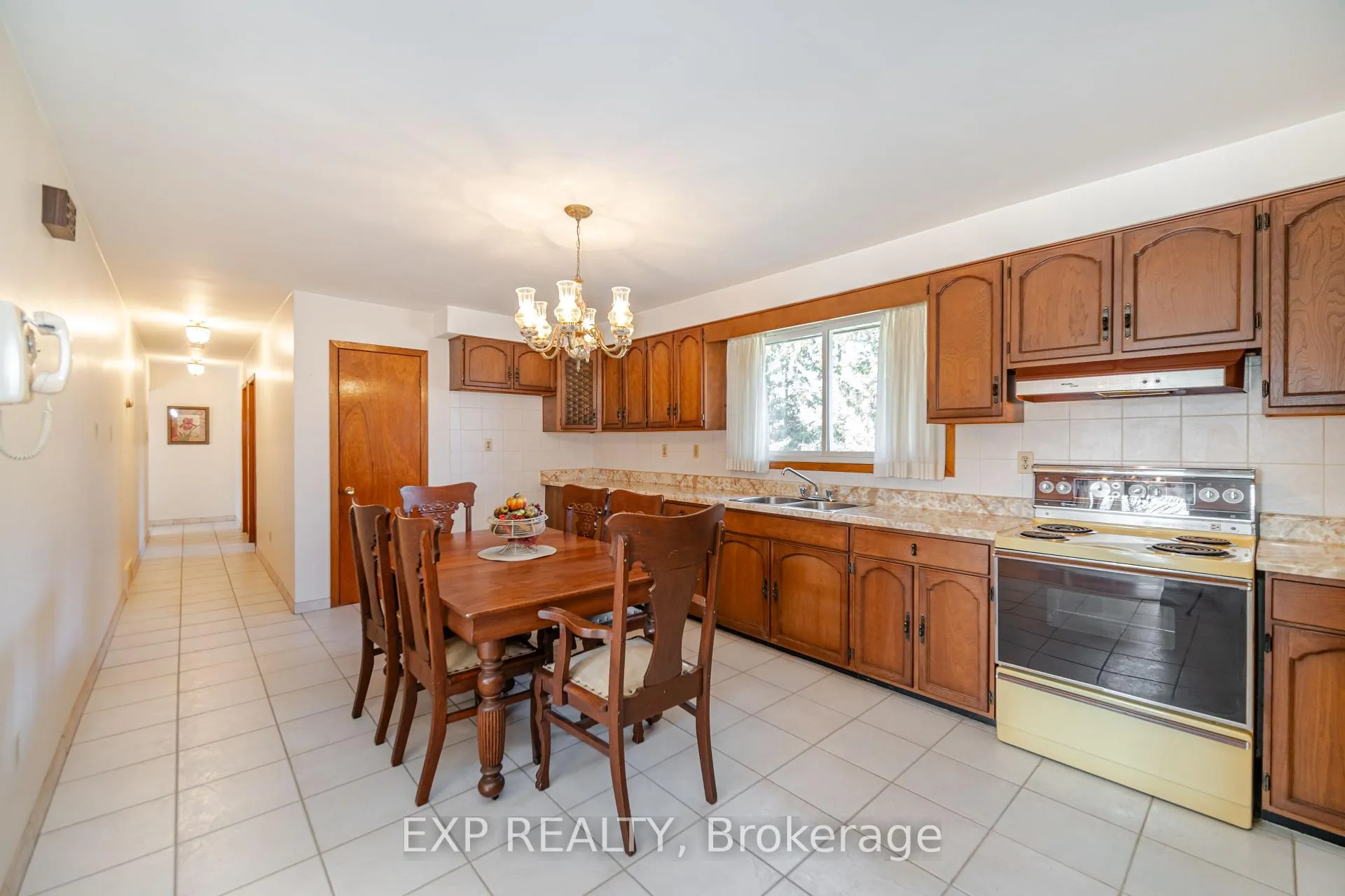 Photo 13 of 1243 5 Highway W, Hamilton, Rural Flamborough — HOMEH