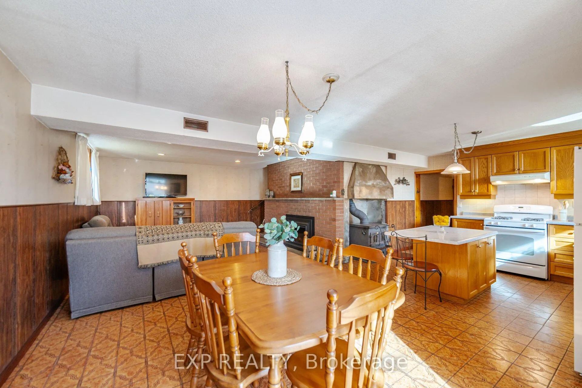 Photo 24 of 1243 5 Highway W, Hamilton, Rural Flamborough — HOMEH