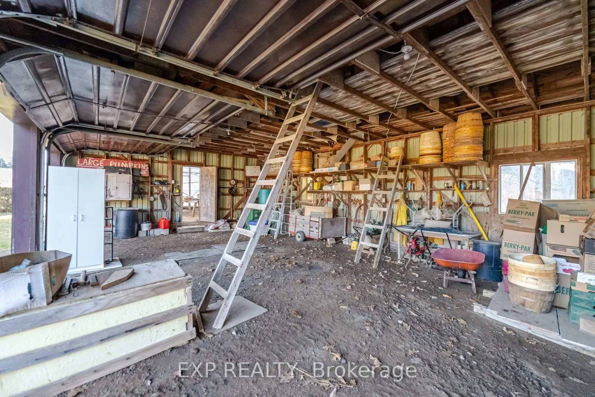 Photo 37 of 1243 5 Highway W, Hamilton, Rural Flamborough — HOMEH