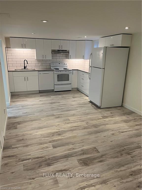 Photo 3 of 206 Lorne Avenue, Kitchener — HOMEH