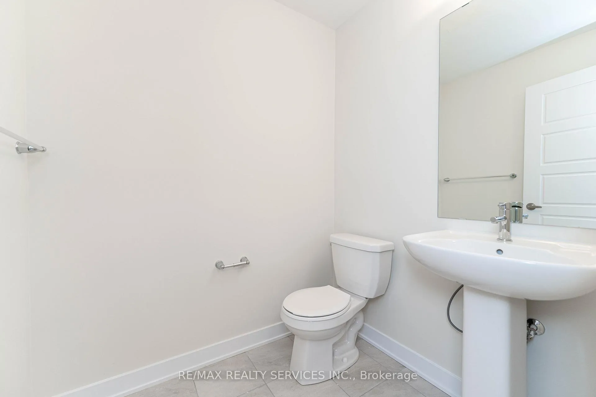 Photo 14 of Unit CRES, 82 Starboard Crescent, Welland, Dain City — HOMEH