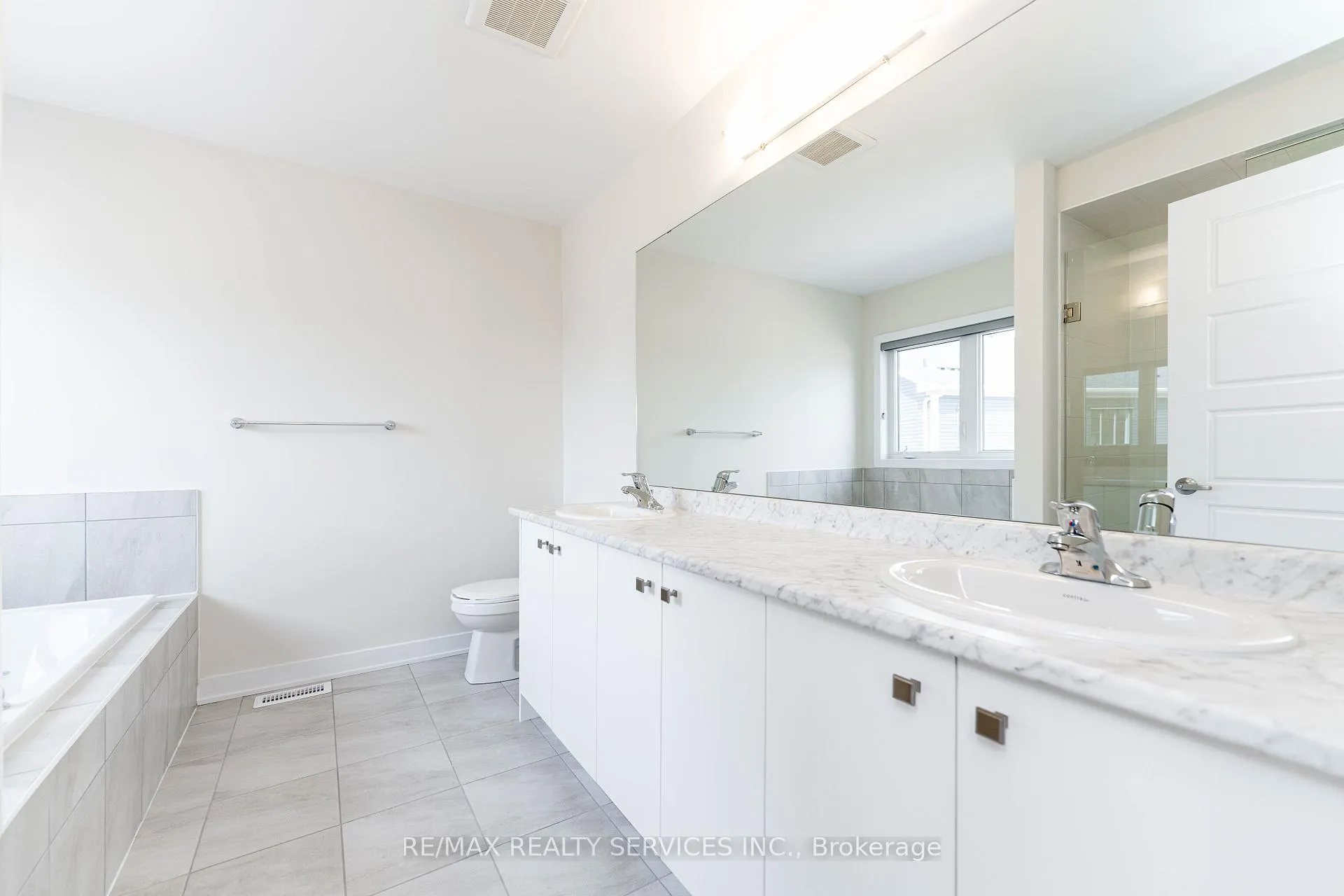 Photo 22 of Unit CRES, 82 Starboard Crescent, Welland, Dain City — HOMEH