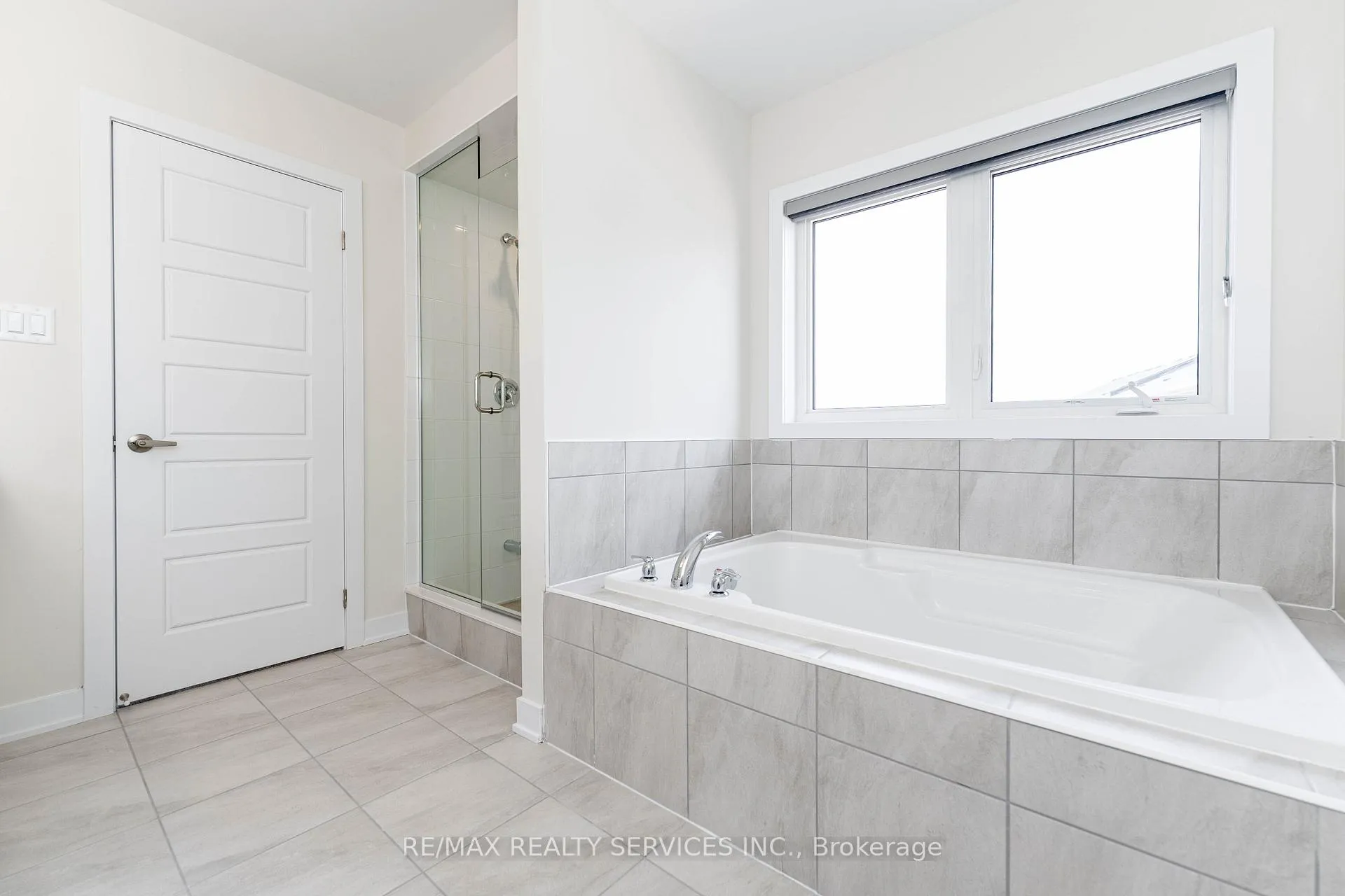 Photo 24 of Unit CRES, 82 Starboard Crescent, Welland, Dain City — HOMEH