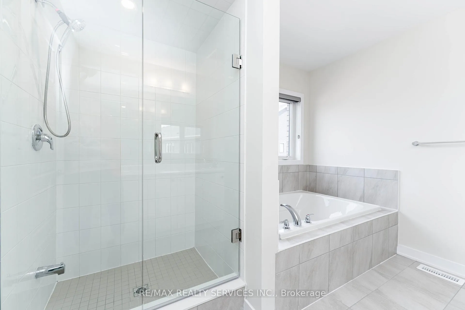 Photo 25 of Unit CRES, 82 Starboard Crescent, Welland, Dain City — HOMEH