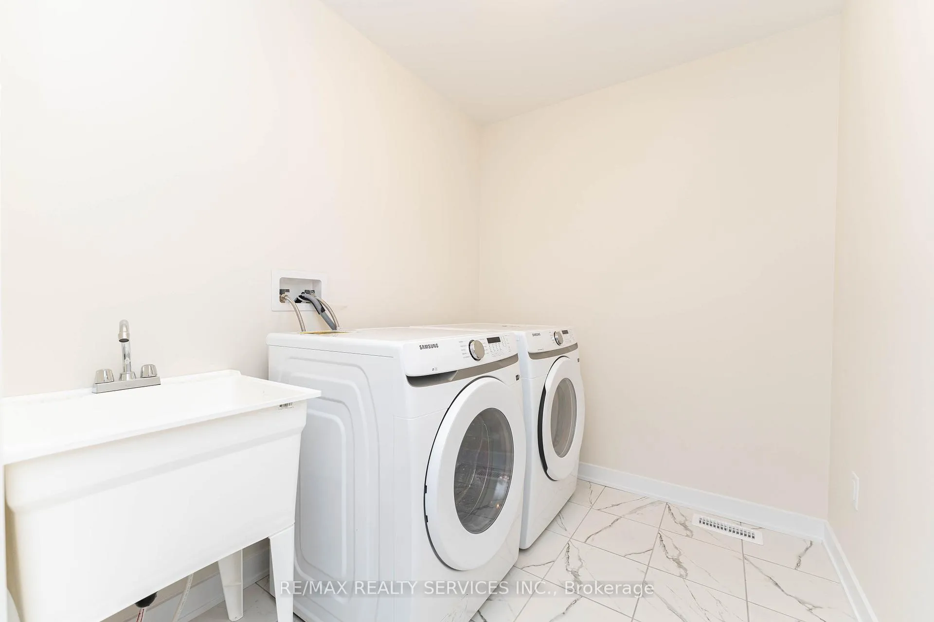Photo 34 of Unit CRES, 82 Starboard Crescent, Welland, Dain City — HOMEH