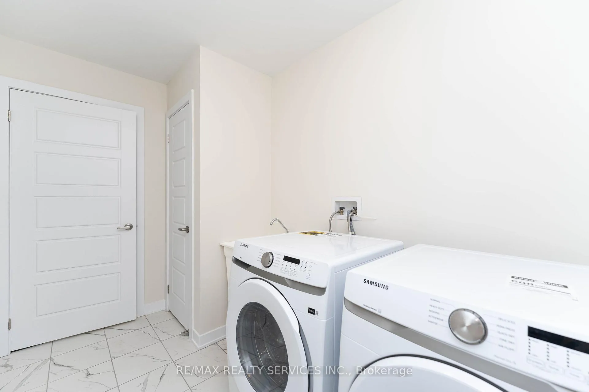 Photo 35 of Unit CRES, 82 Starboard Crescent, Welland, Dain City — HOMEH