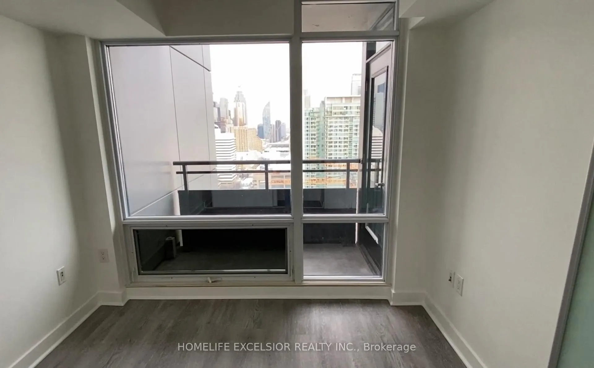Photo 4 of Unit 3203, 25 Telegram Mews, Toronto, Waterfront Communities — HOMEH