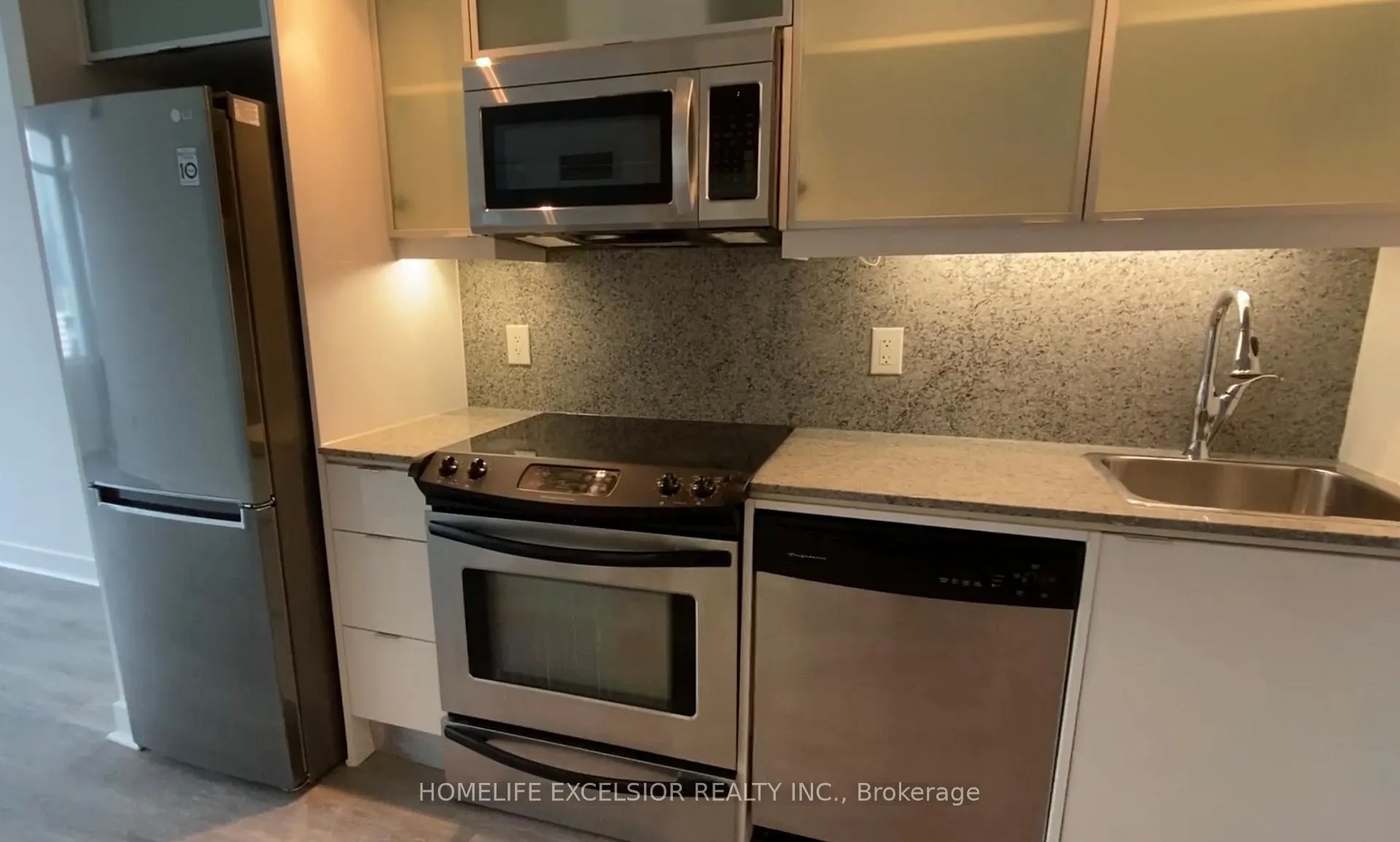 Photo 6 of Unit 3203, 25 Telegram Mews, Toronto, Waterfront Communities — HOMEH