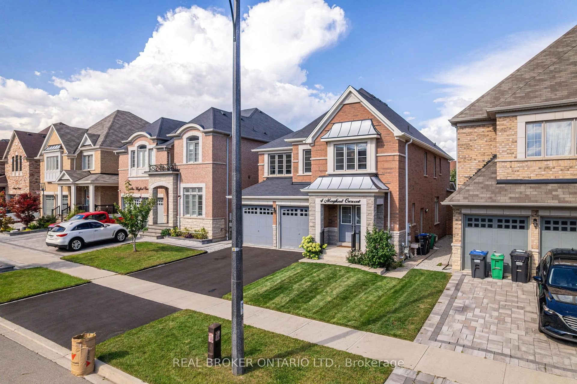 Photo 5 of 4 Mugford Crescent, Brampton, Bram West — HOMEH