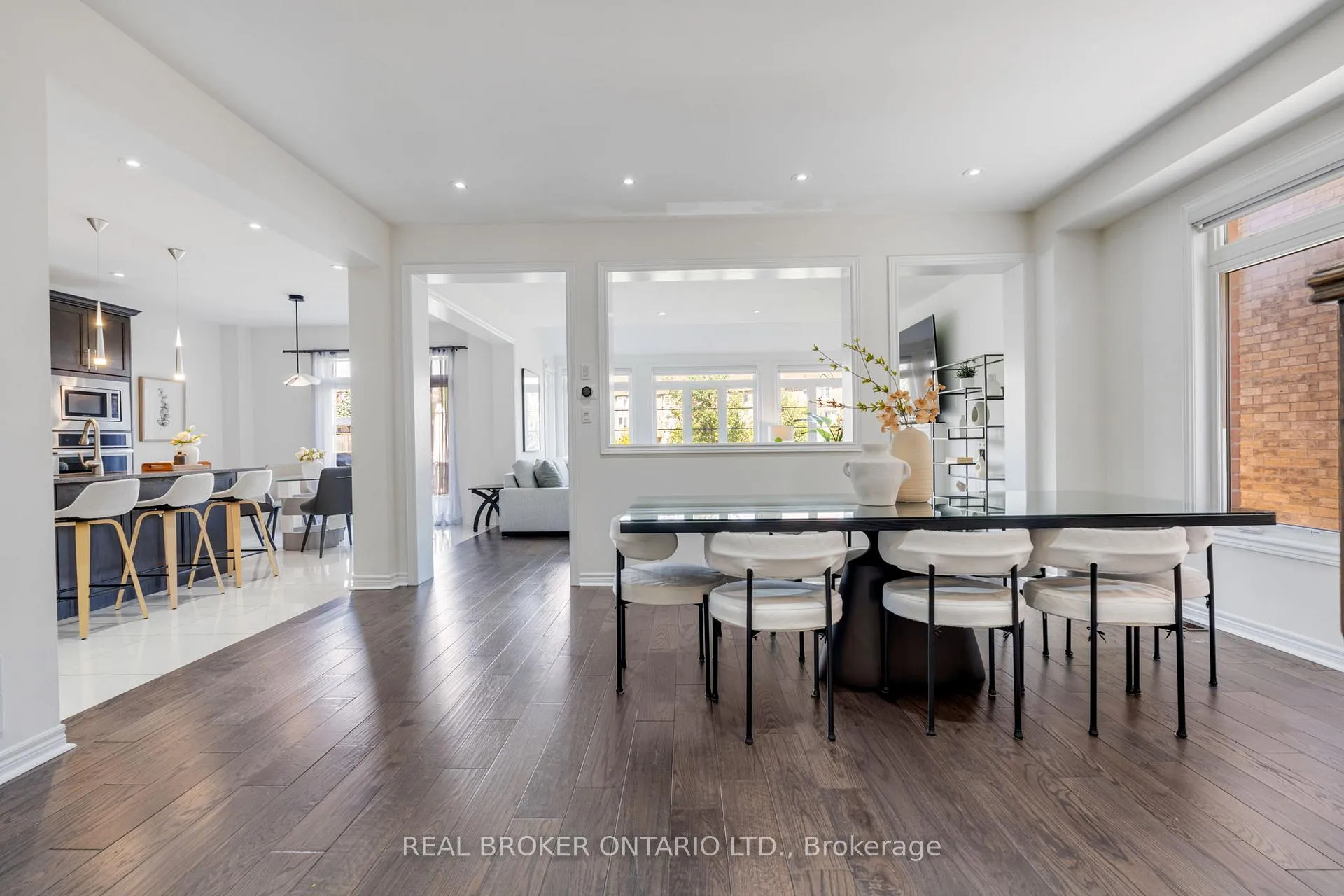 Photo 8 of 4 Mugford Crescent, Brampton, Bram West — HOMEH