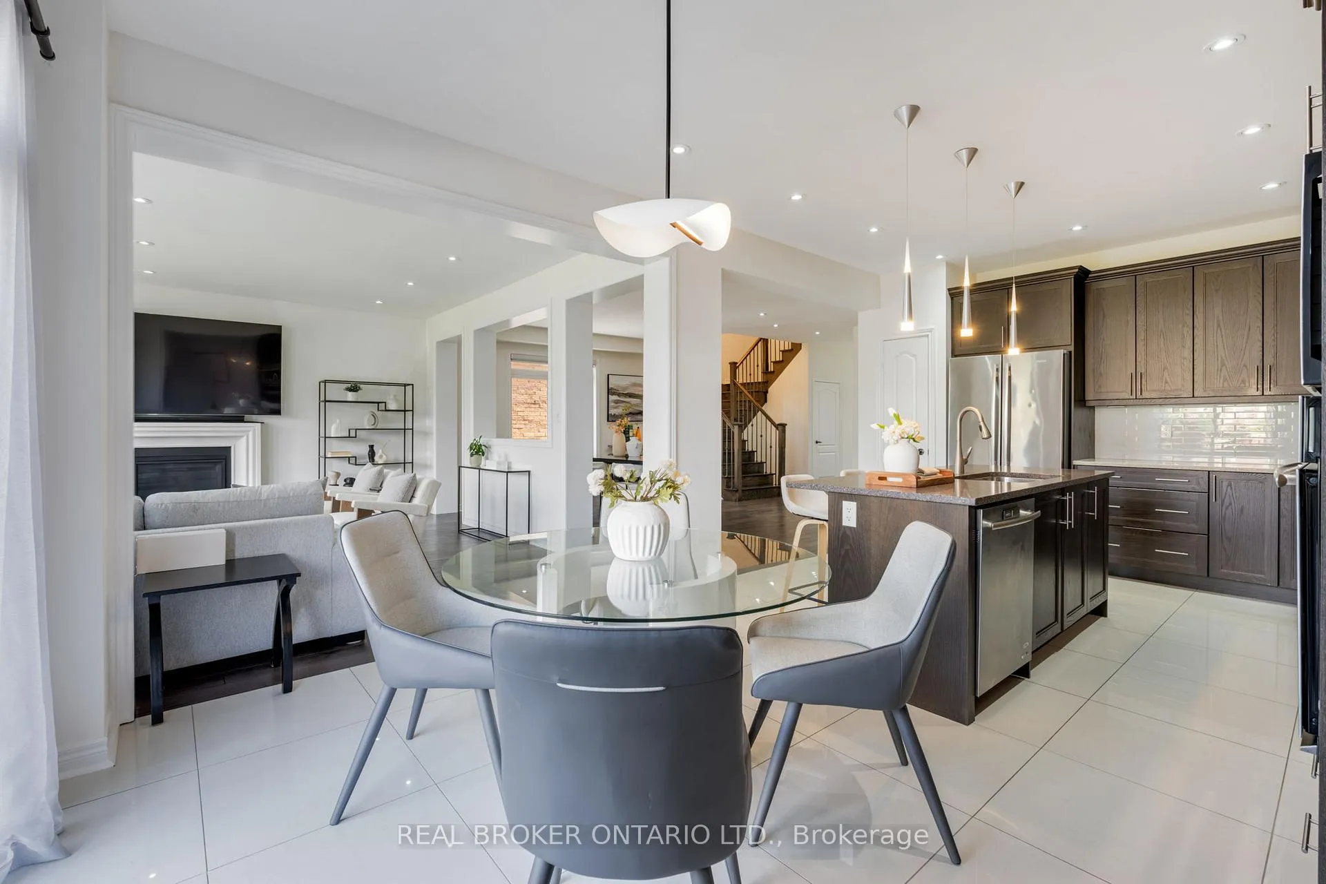 Photo 18 of 4 Mugford Crescent, Brampton, Bram West — HOMEH
