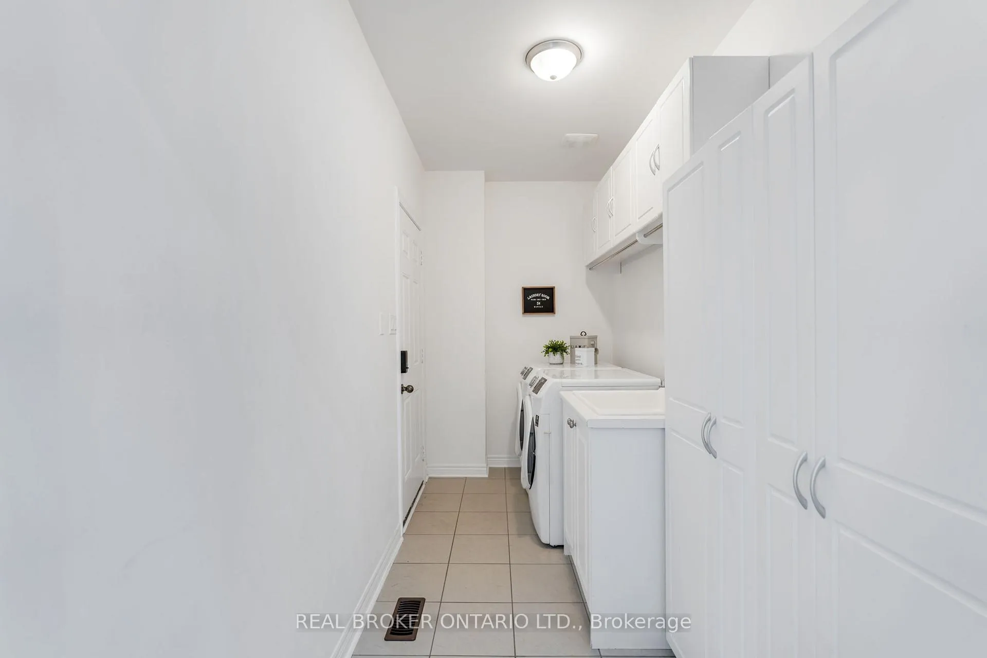 Photo 21 of 4 Mugford Crescent, Brampton, Bram West — HOMEH
