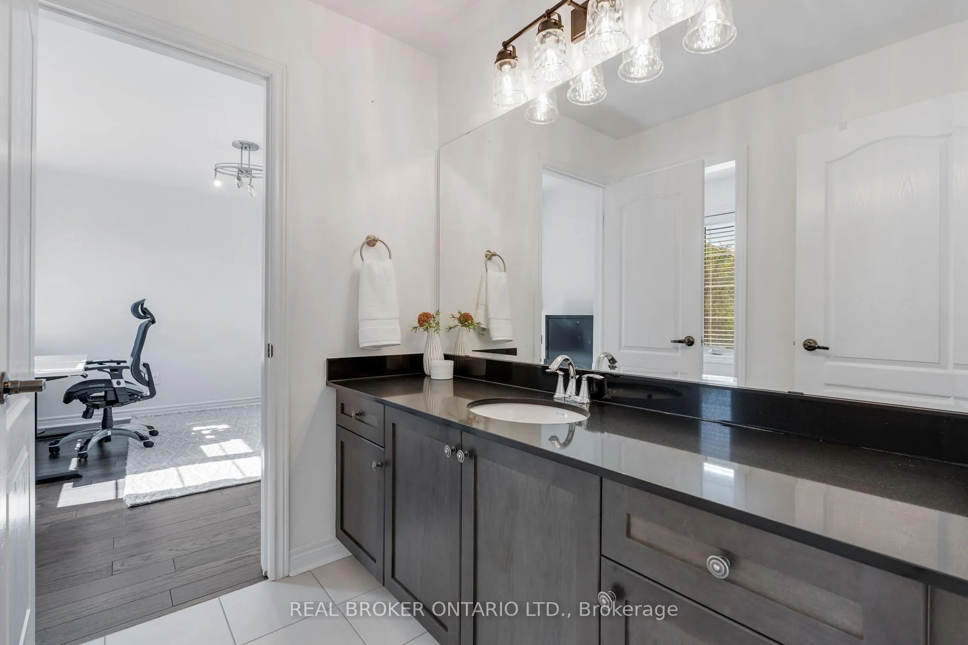 Photo 25 of 4 Mugford Crescent, Brampton, Bram West — HOMEH