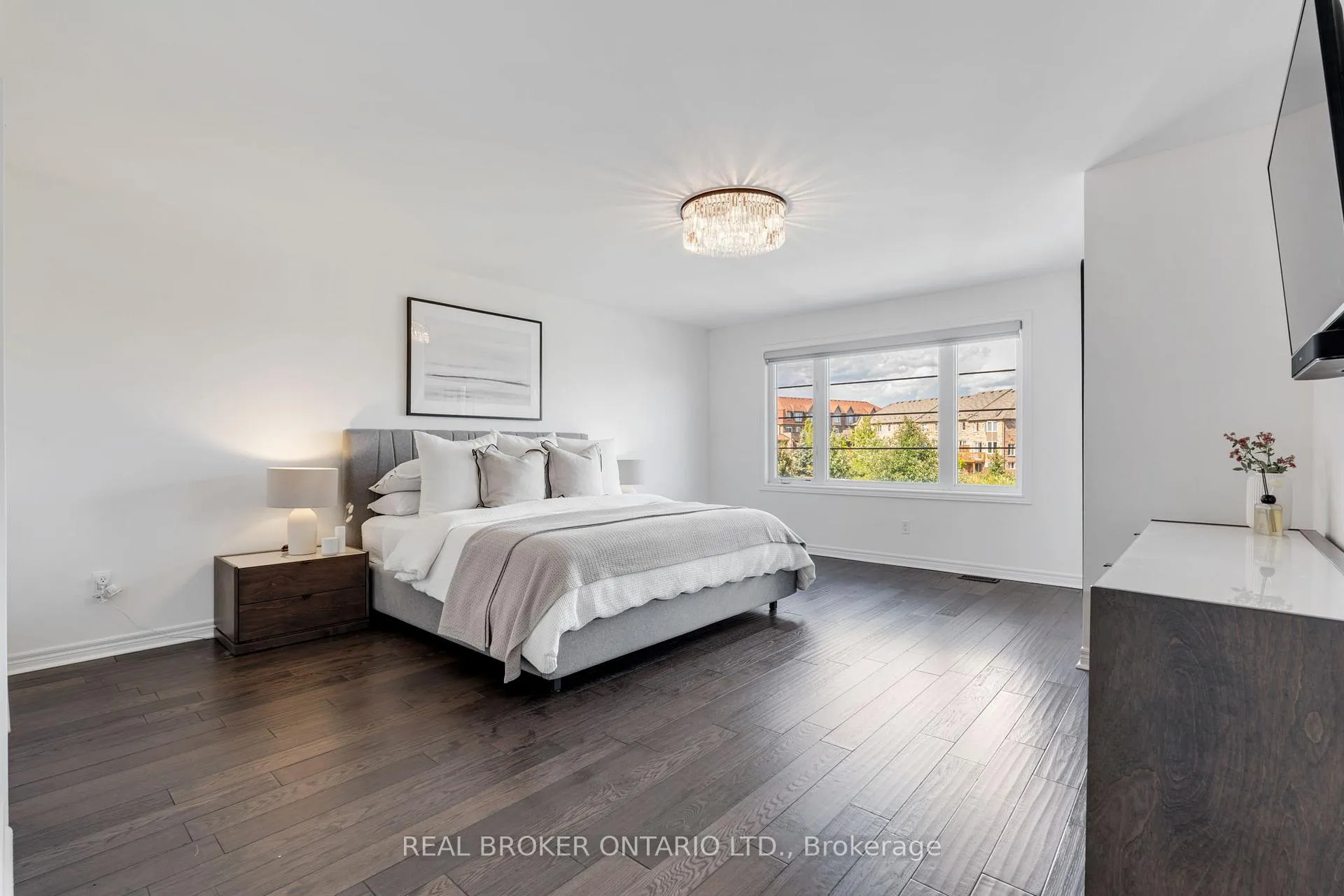 Photo 29 of 4 Mugford Crescent, Brampton, Bram West — HOMEH