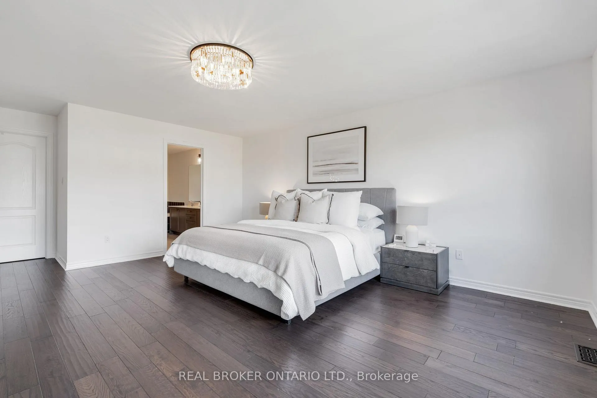 Photo 31 of 4 Mugford Crescent, Brampton, Bram West — HOMEH