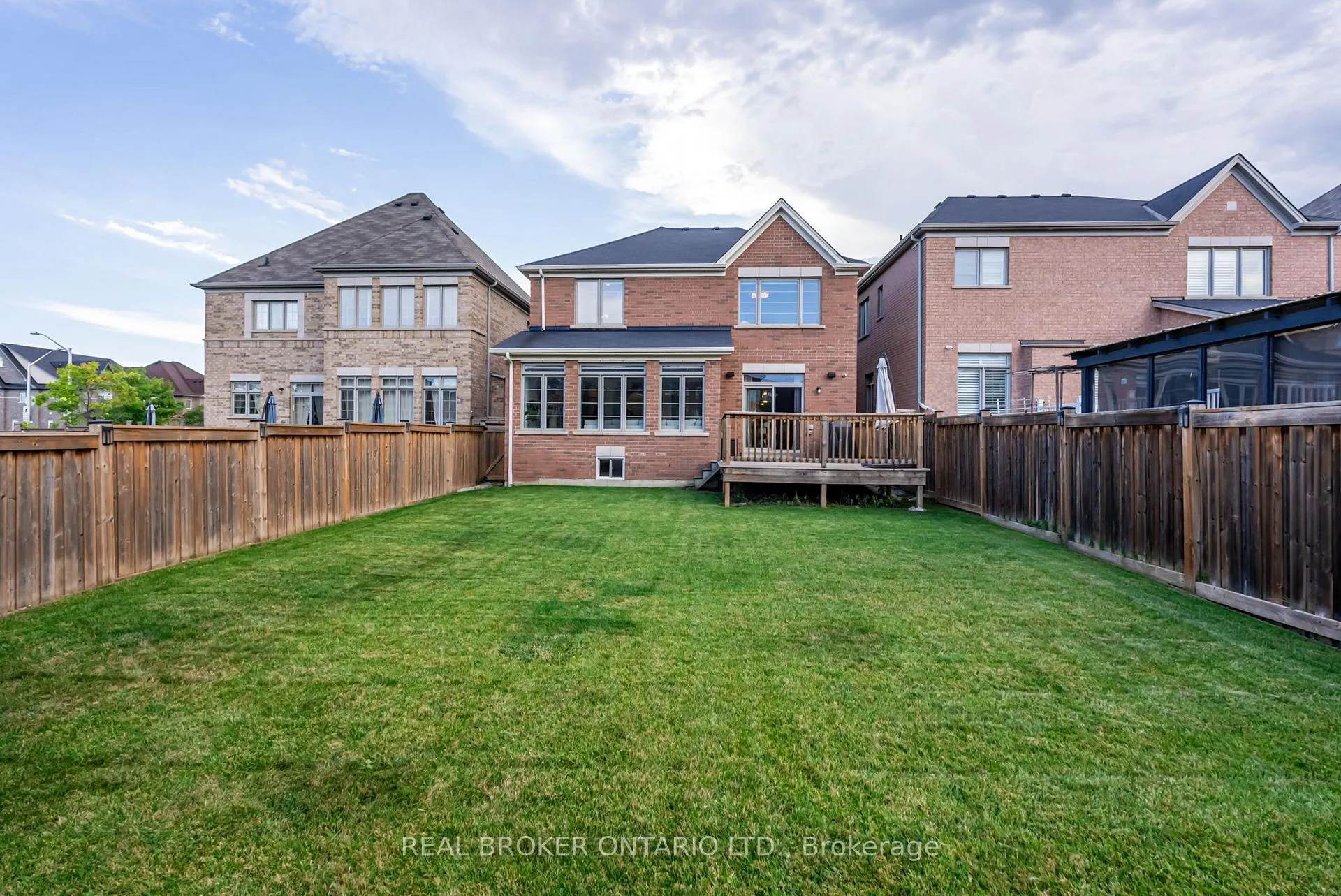 Photo 42 of 4 Mugford Crescent, Brampton, Bram West — HOMEH