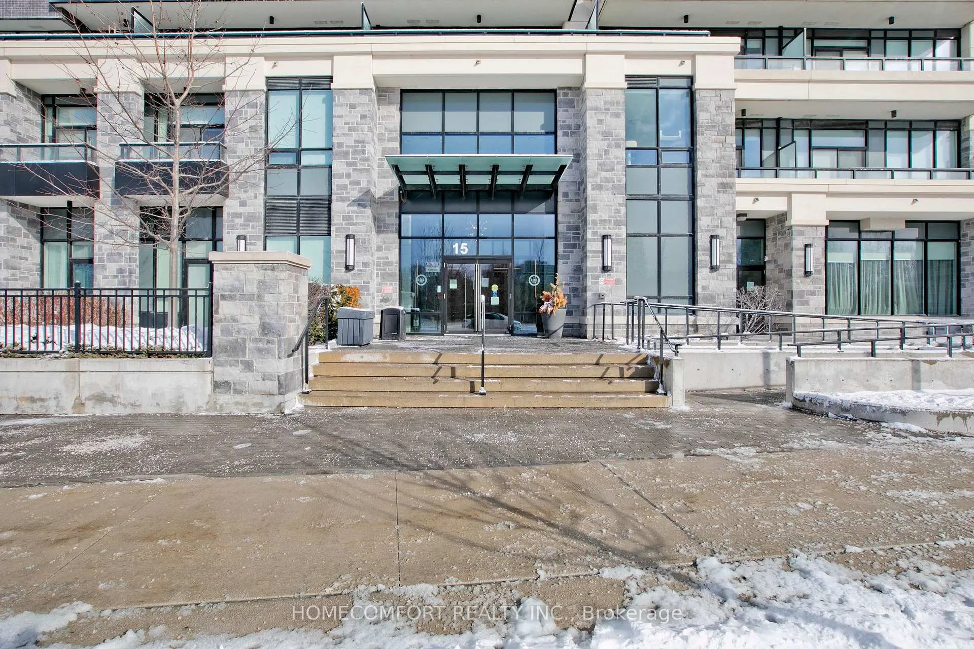 Photo 2 of Unit 815, 15 Water Walk Drive, Markham, Unionville — HOMEH
