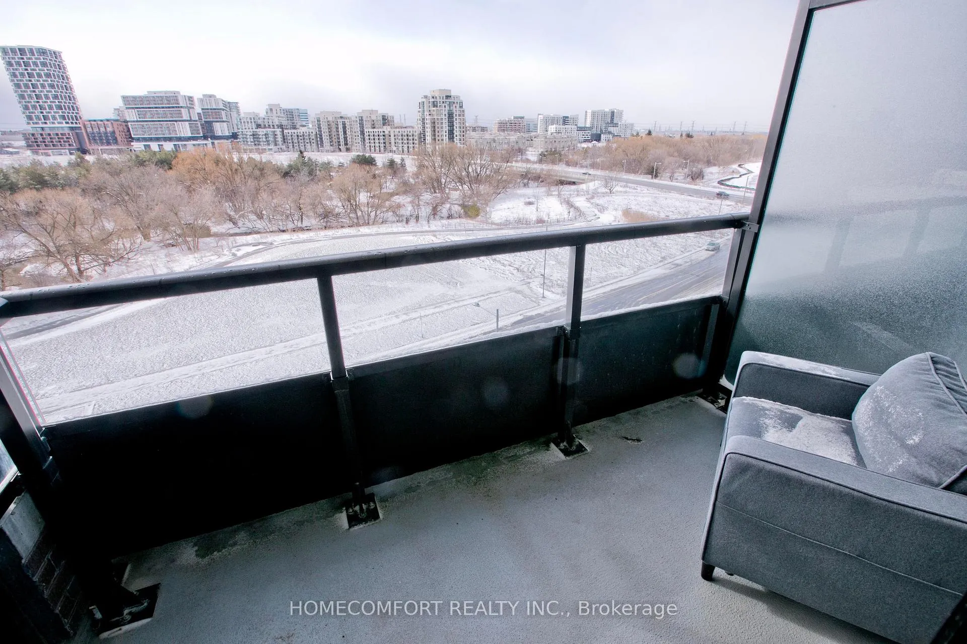 Photo 7 of Unit 815, 15 Water Walk Drive, Markham, Unionville — HOMEH