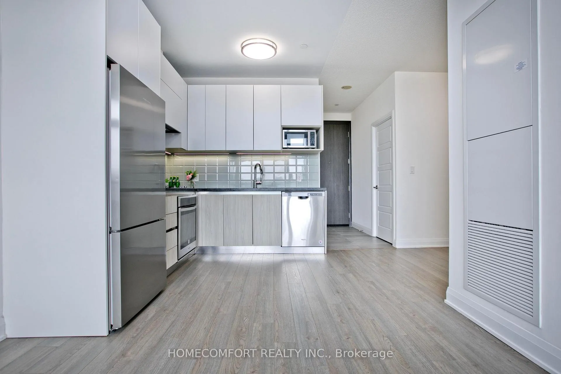 Photo 16 of Unit 815, 15 Water Walk Drive, Markham, Unionville — HOMEH
