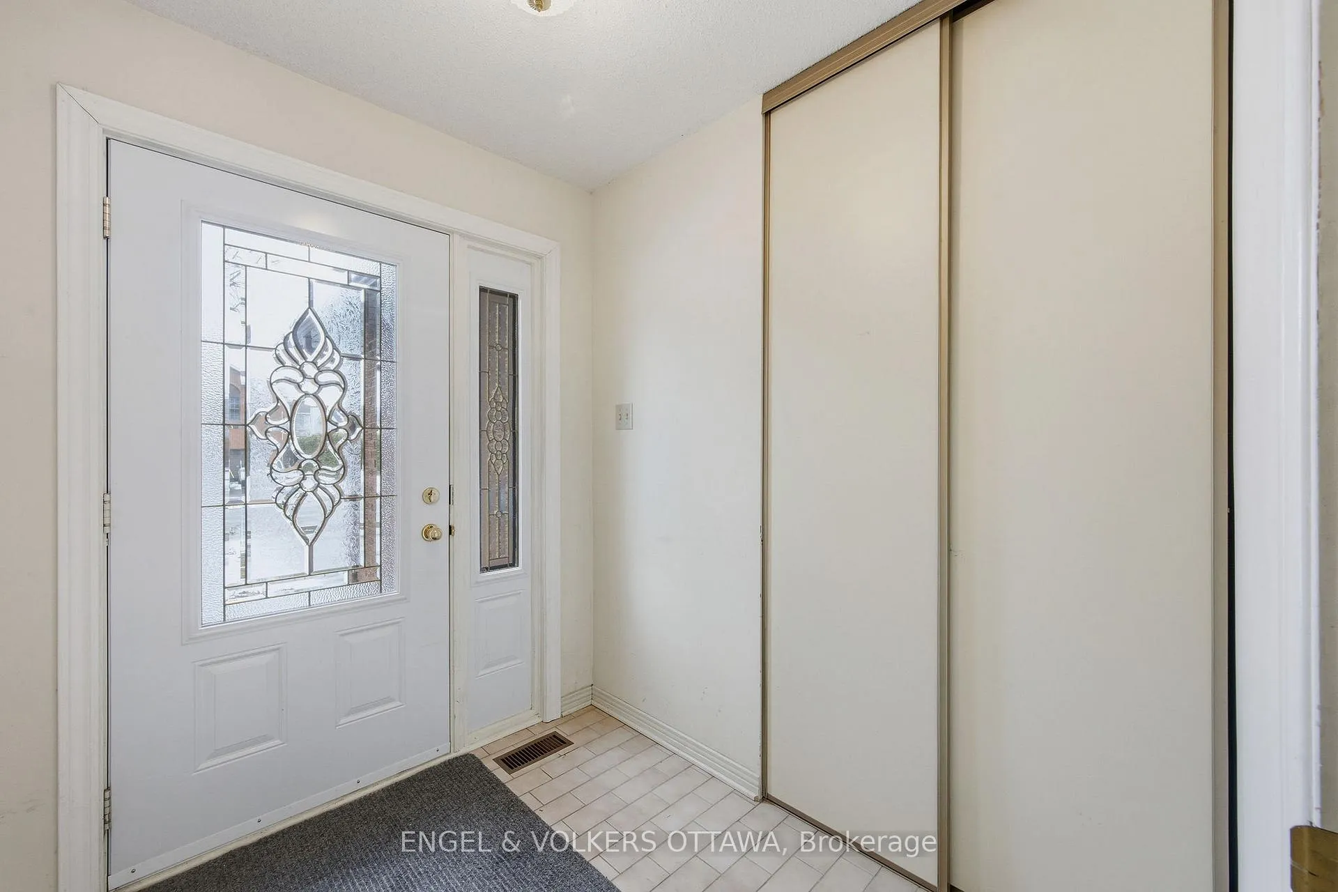 Photo 2 of 591 Merkley Drive, Ottawa, Fallingbrook/Pineridge — HOMEH