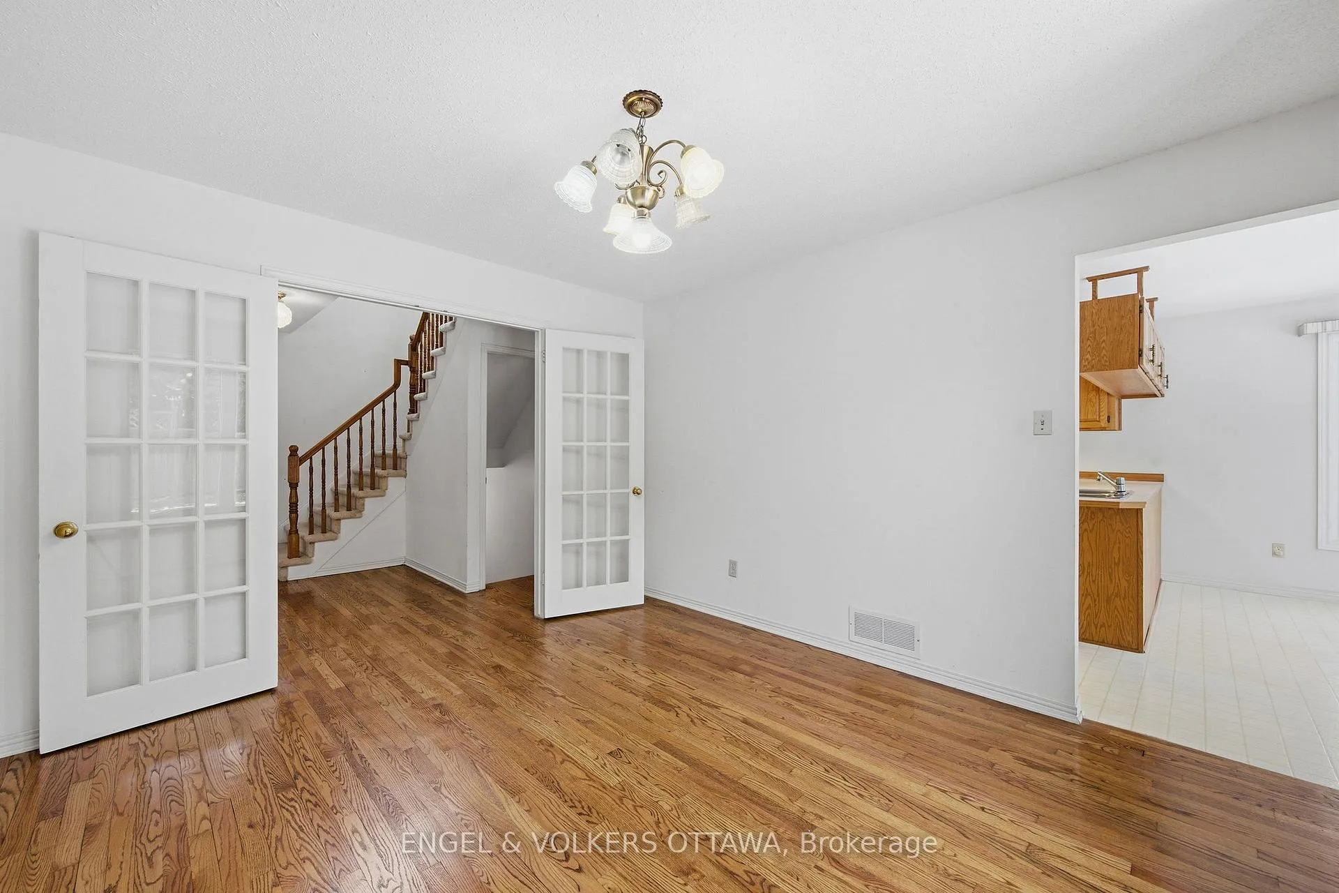 Photo 11 of 591 Merkley Drive, Ottawa, Fallingbrook/Pineridge — HOMEH