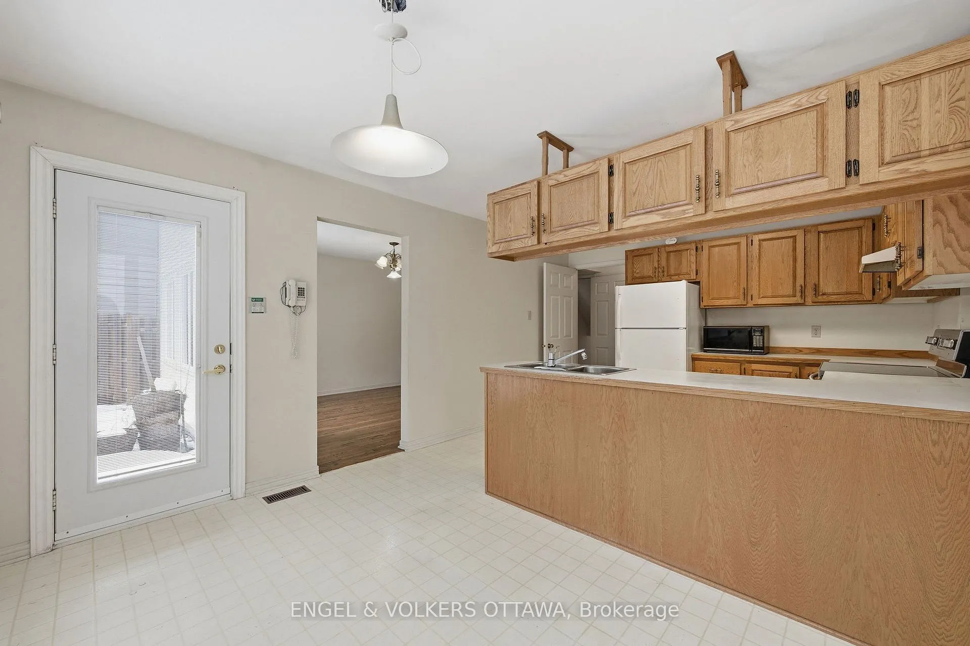 Photo 17 of 591 Merkley Drive, Ottawa, Fallingbrook/Pineridge — HOMEH