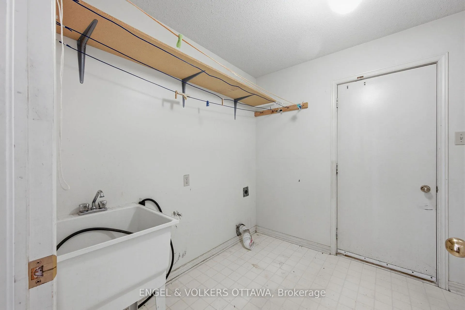 Photo 19 of 591 Merkley Drive, Ottawa, Fallingbrook/Pineridge — HOMEH